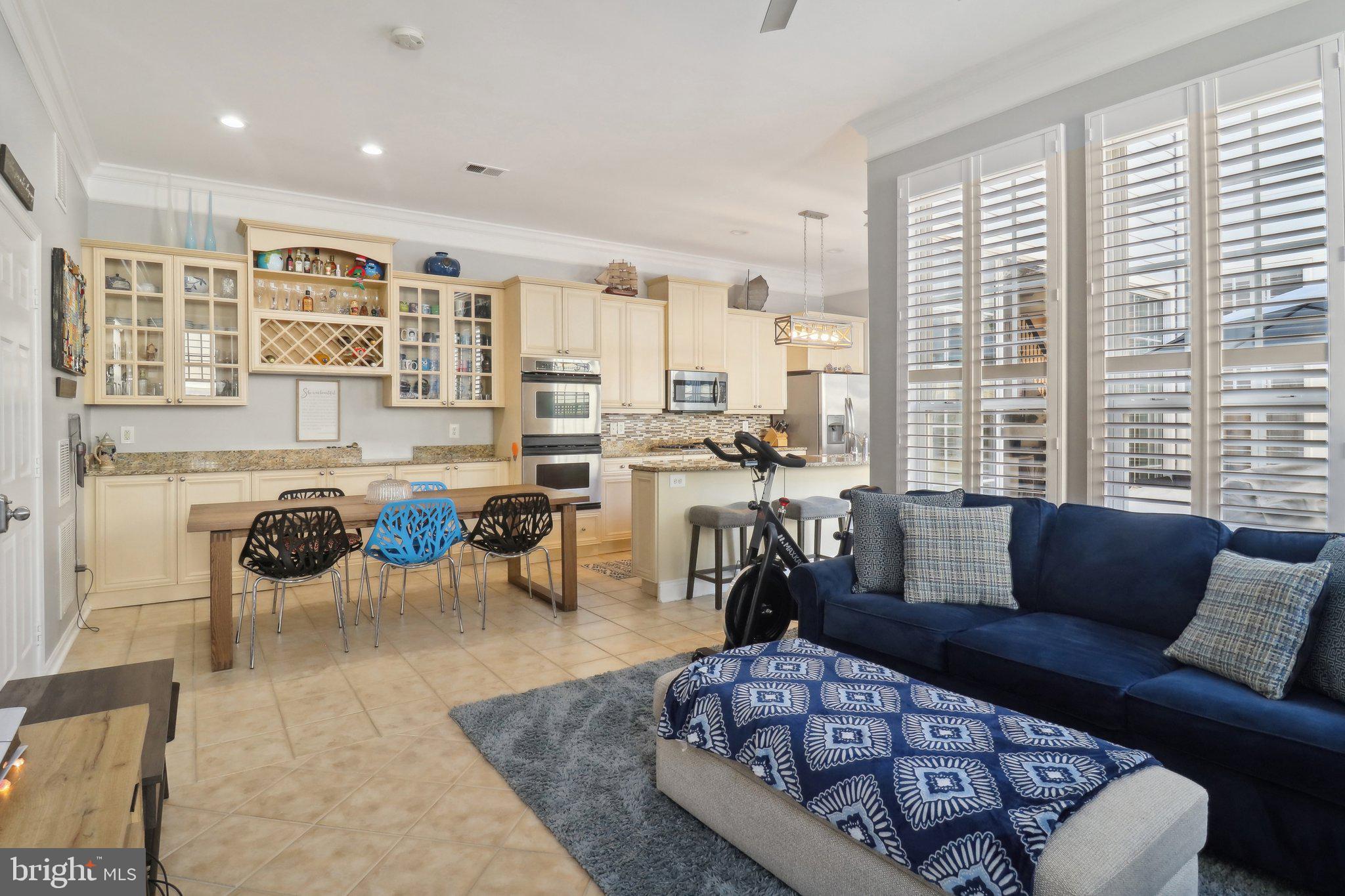 BELMONT TOWN CENTER - Residential