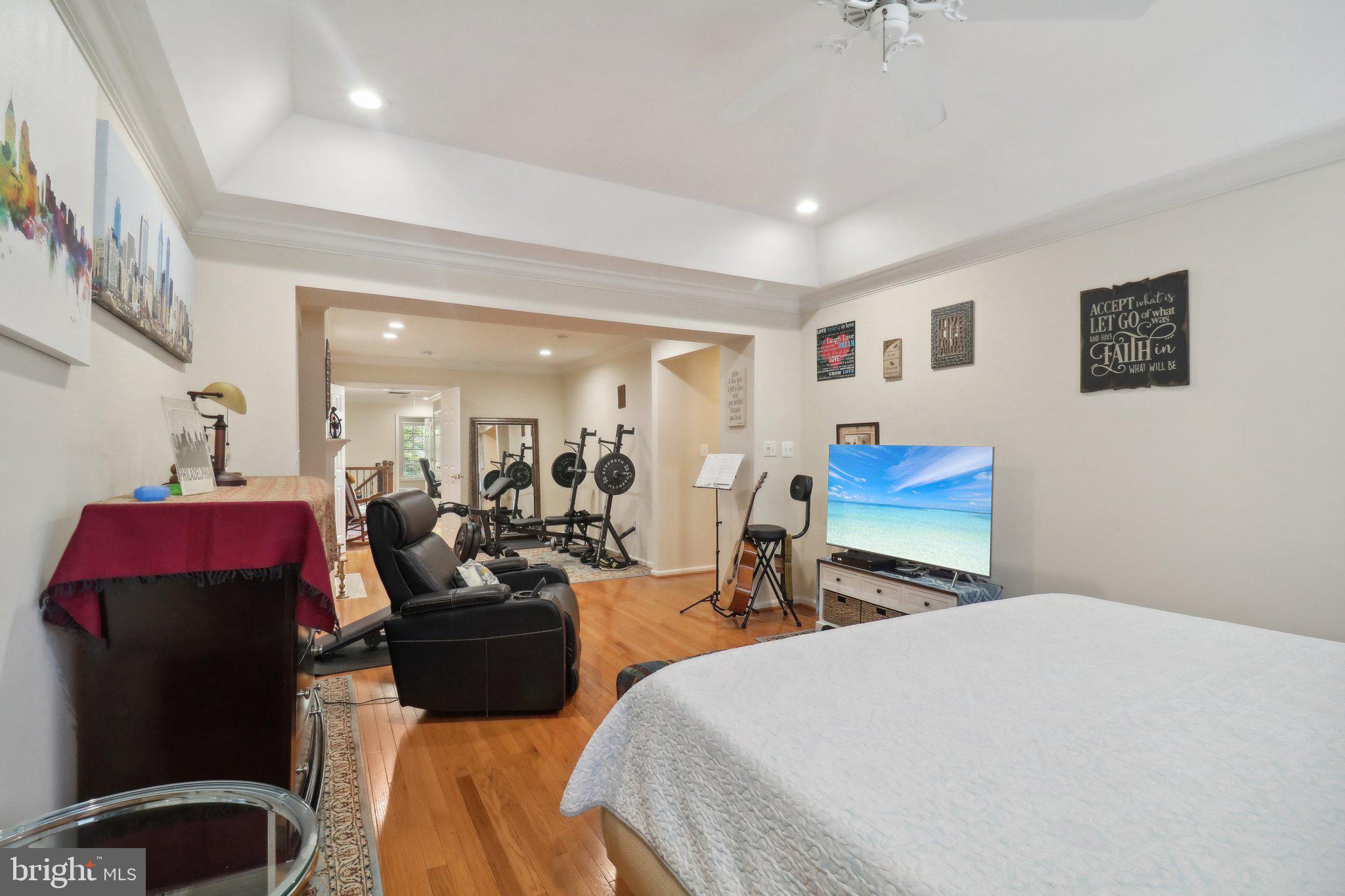 BELMONT TOWN CENTER - Residential