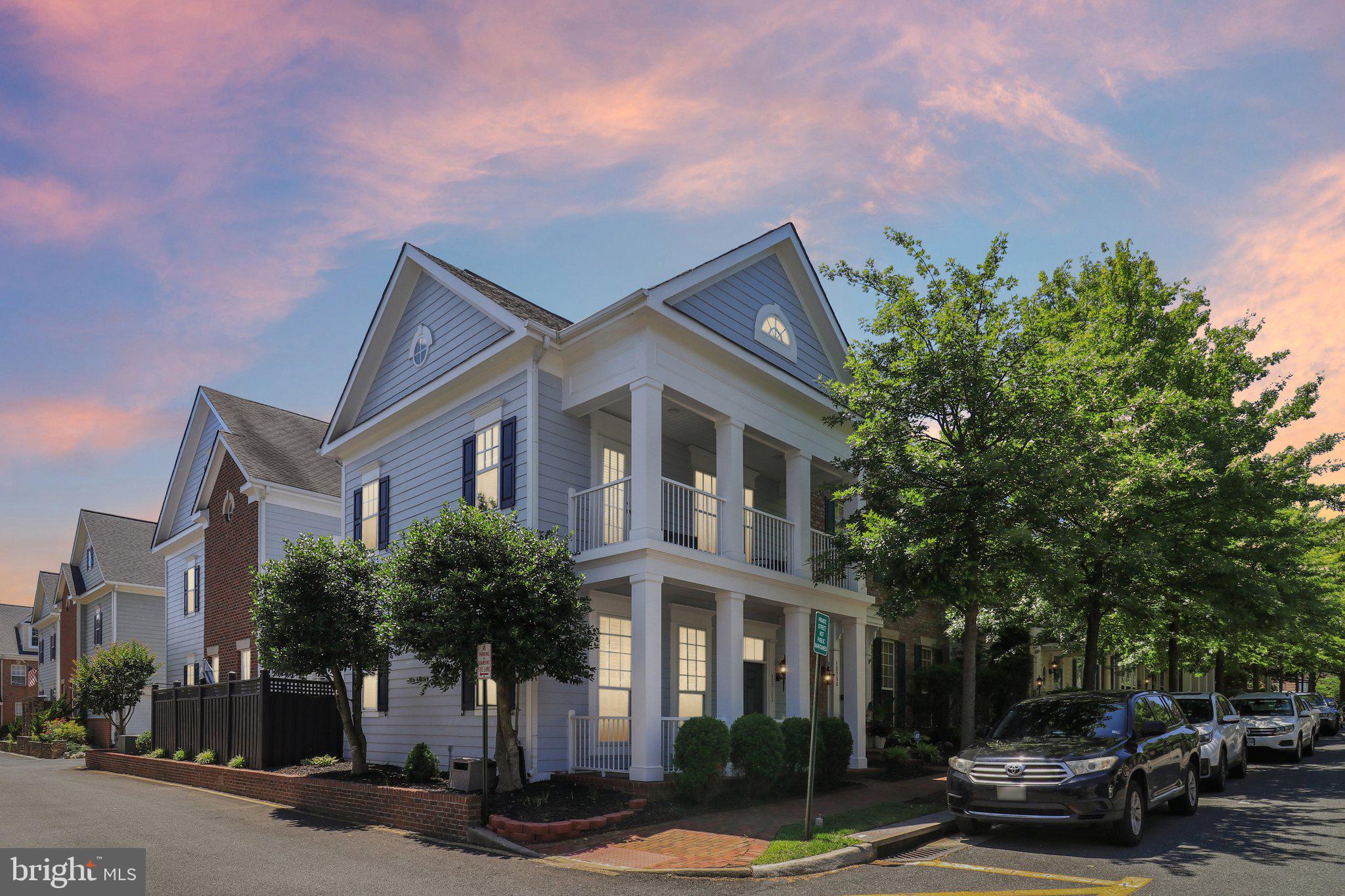 BELMONT TOWN CENTER - Residential