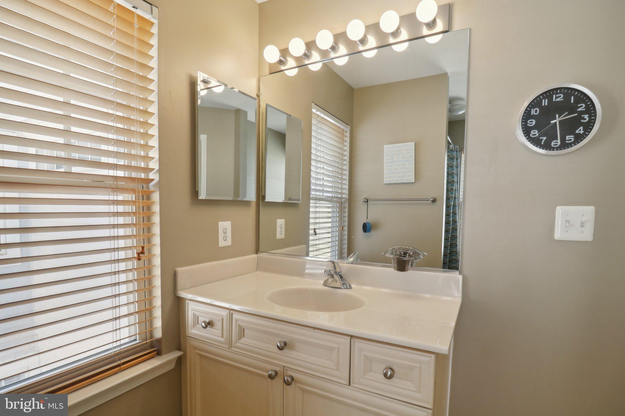 BELMONT TOWN CENTER - Residential