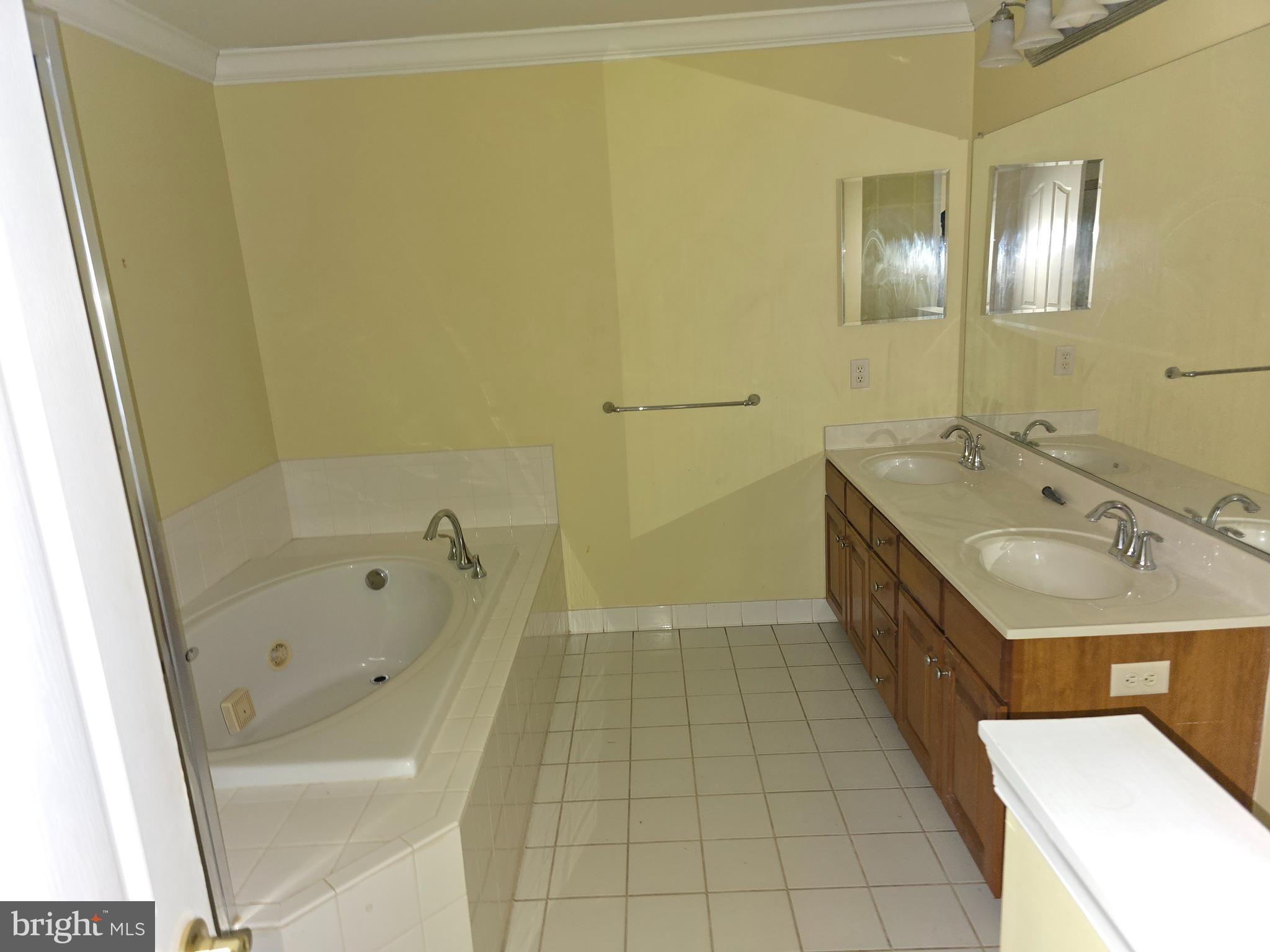 SNOWDEN OVERLOOK - Residential