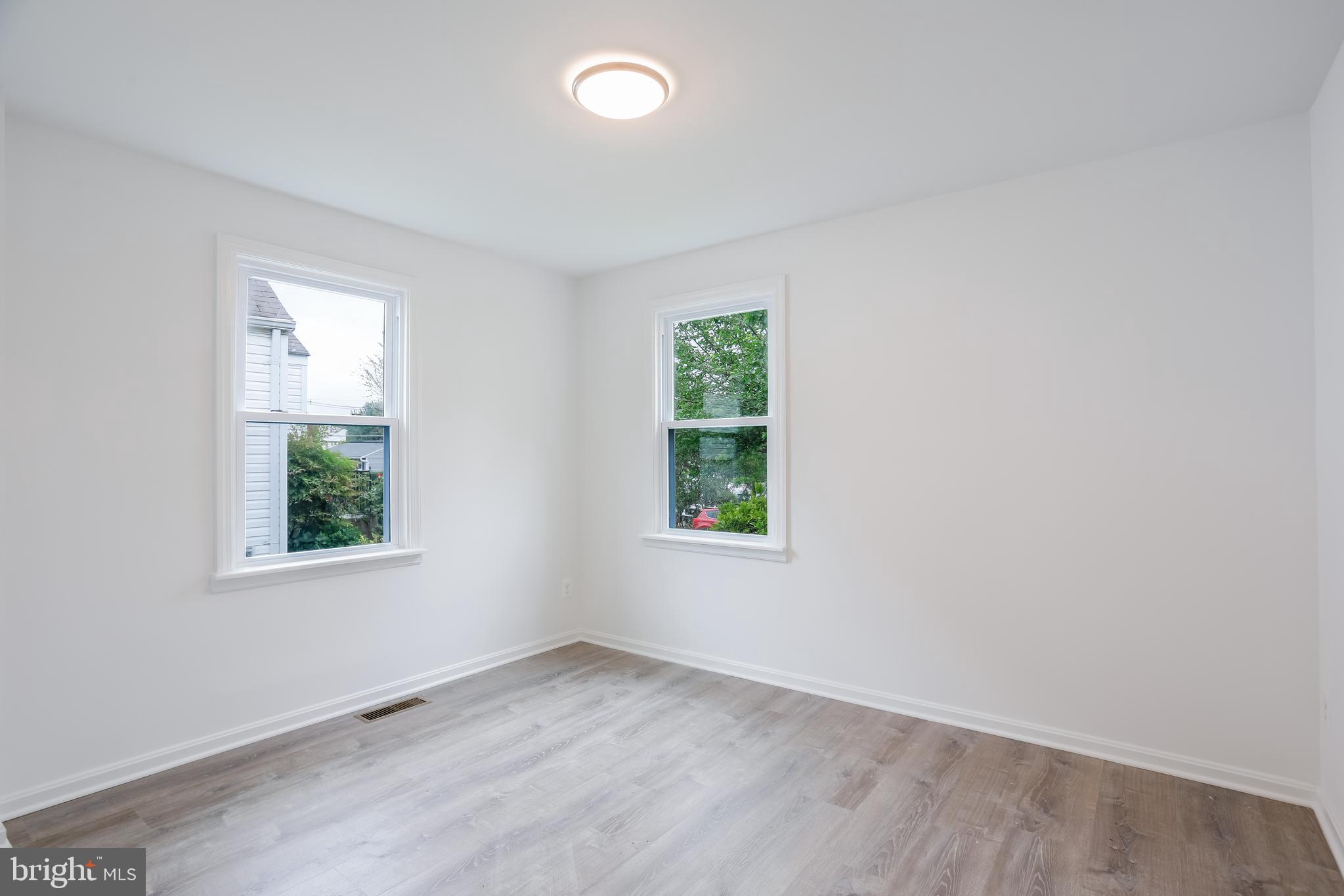 EDGEWOOD PARK - Residential