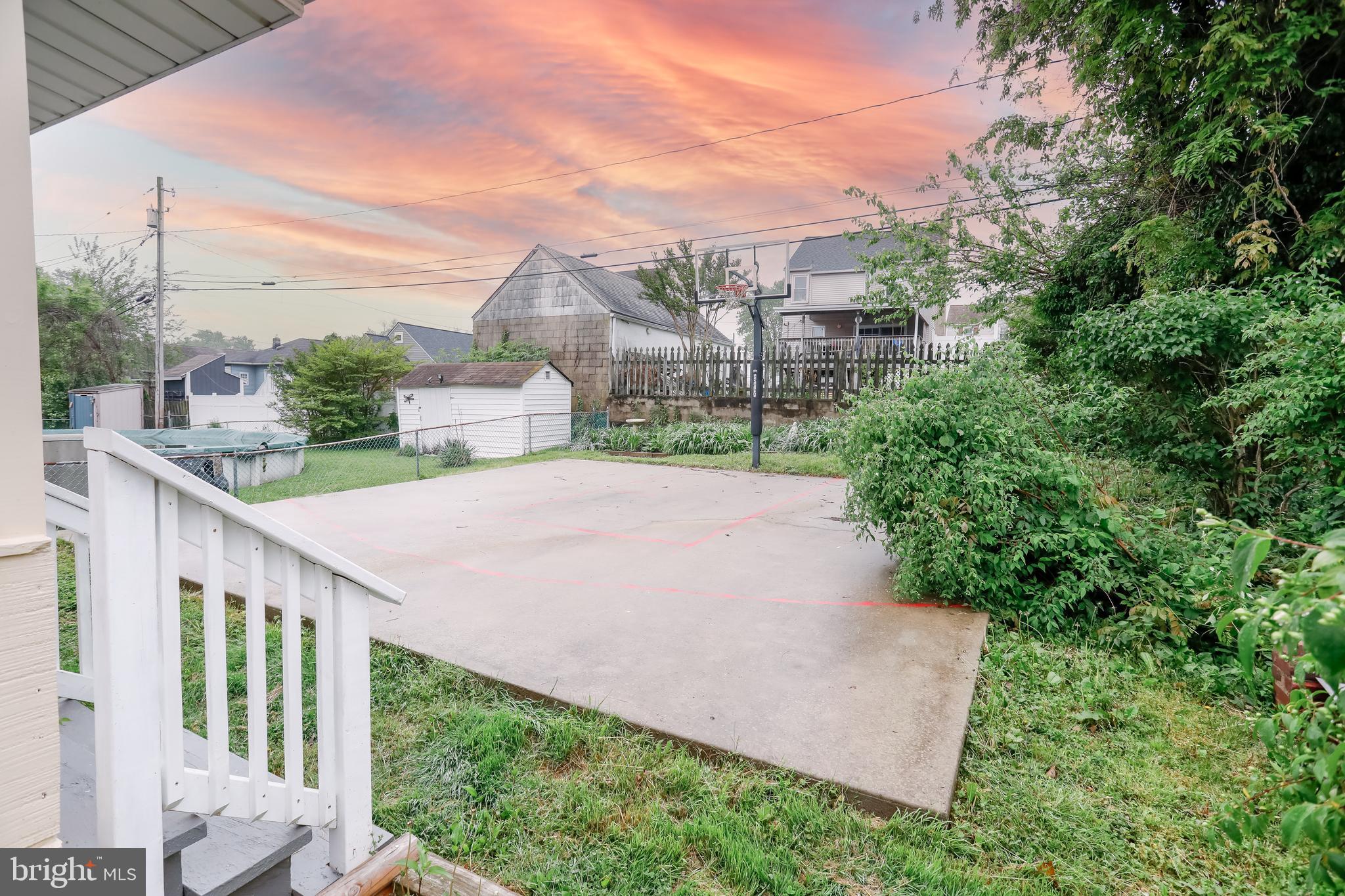 EDGEWOOD PARK - Residential