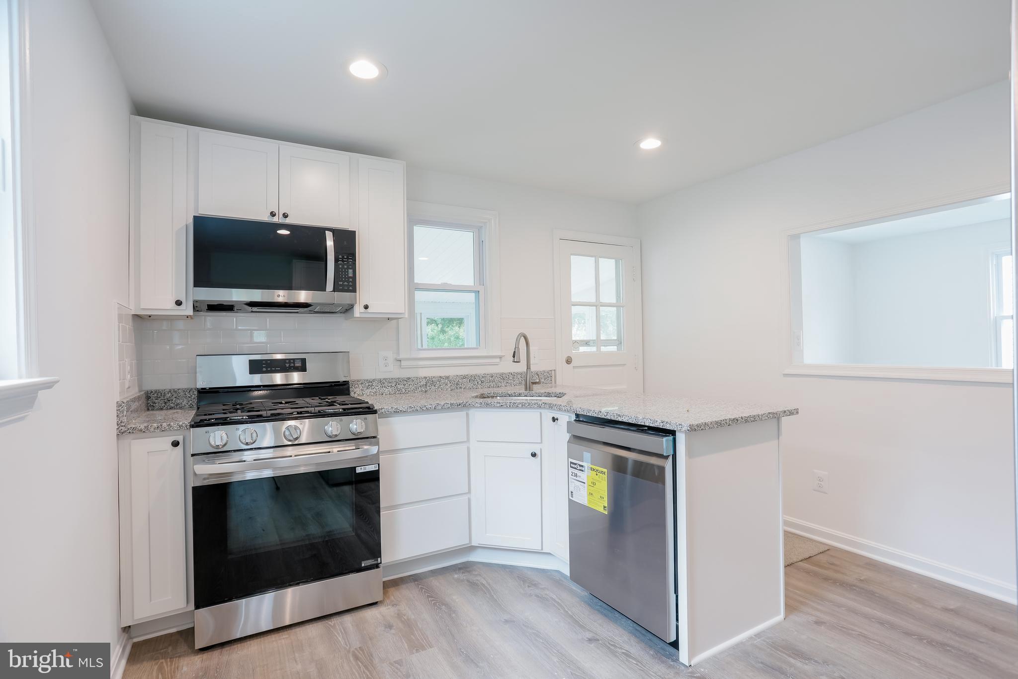 EDGEWOOD PARK - Residential