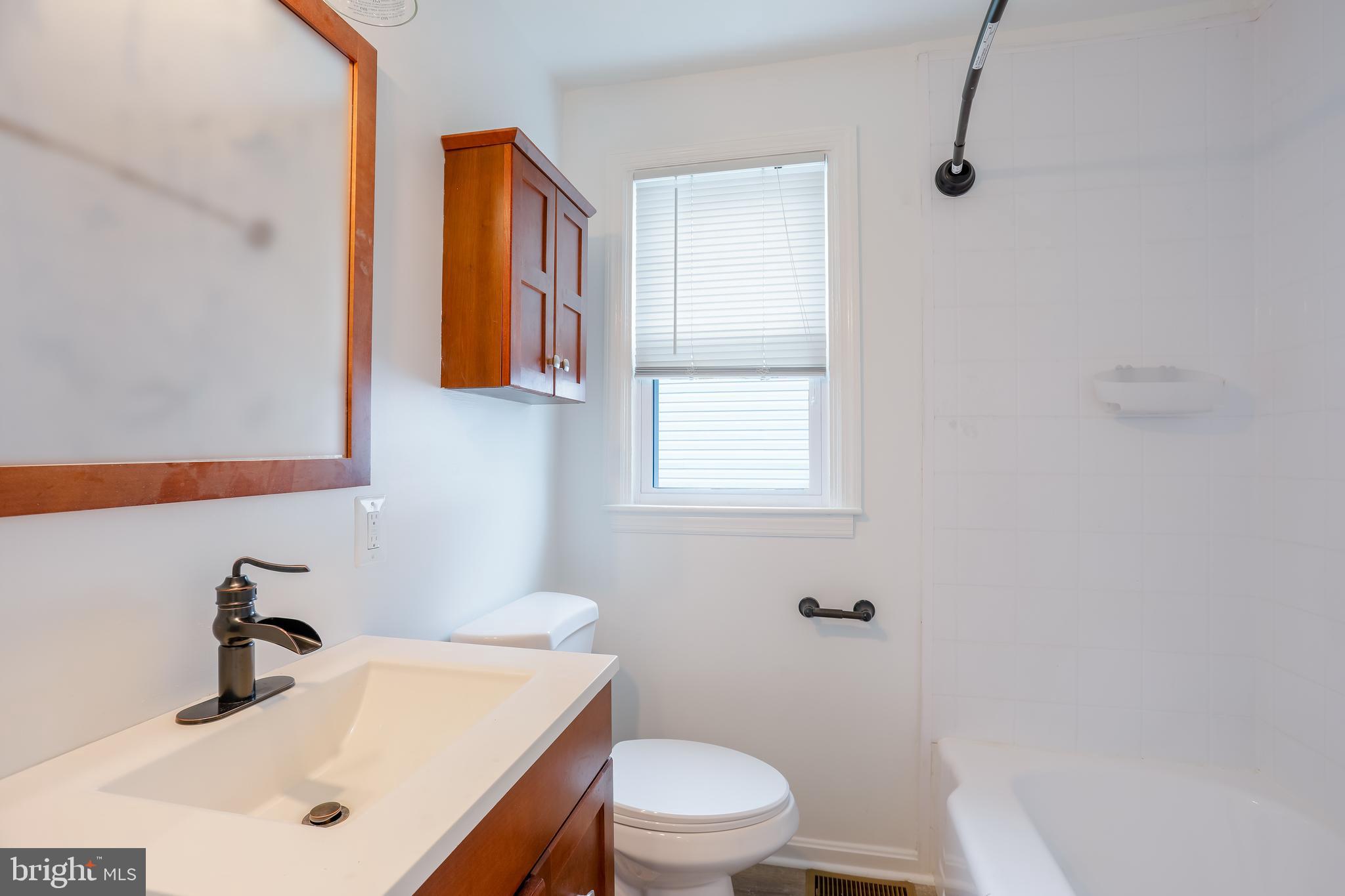 EDGEWOOD PARK - Residential