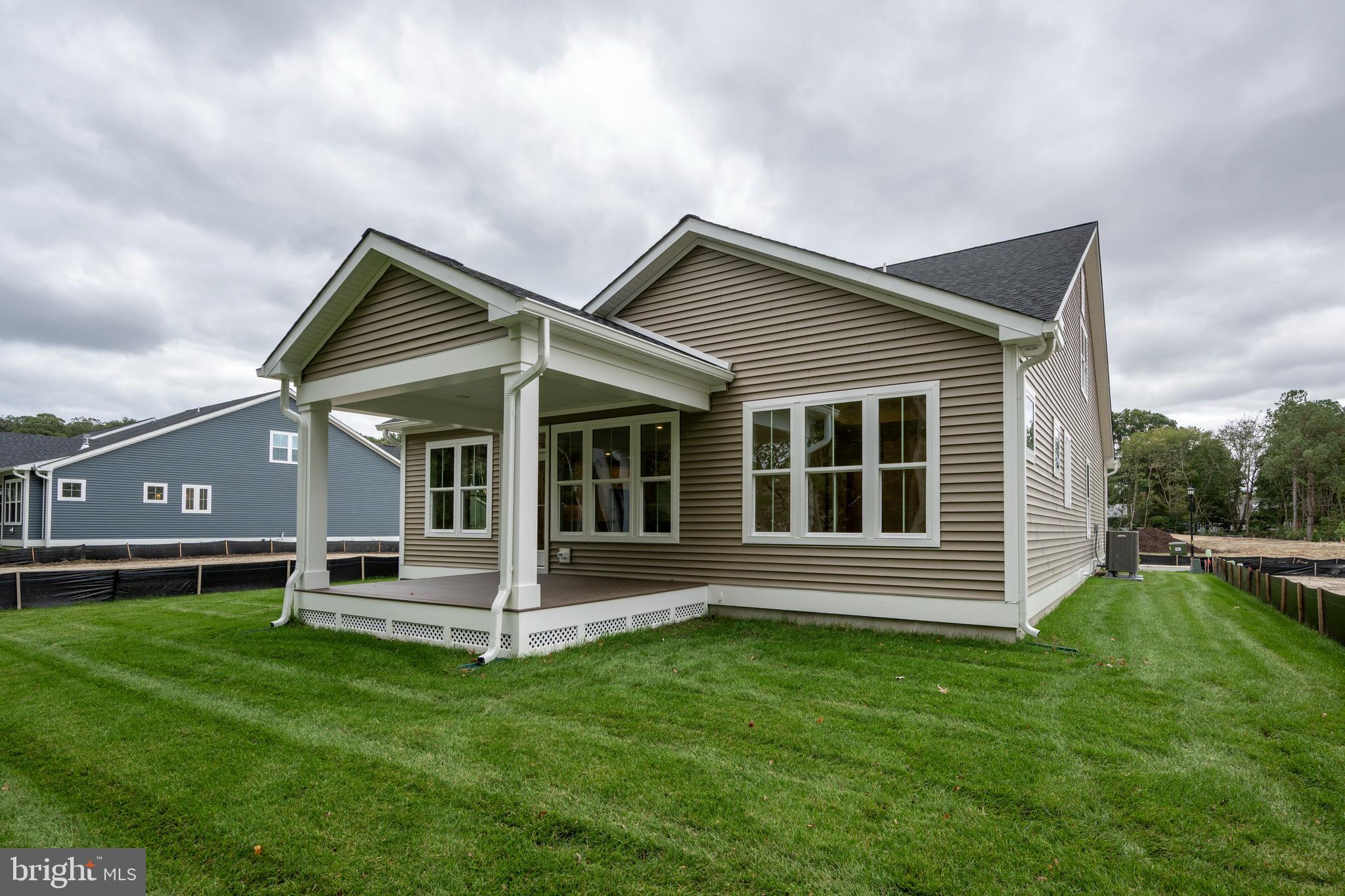 THE KNOLL AT IRONS LANE - Residential