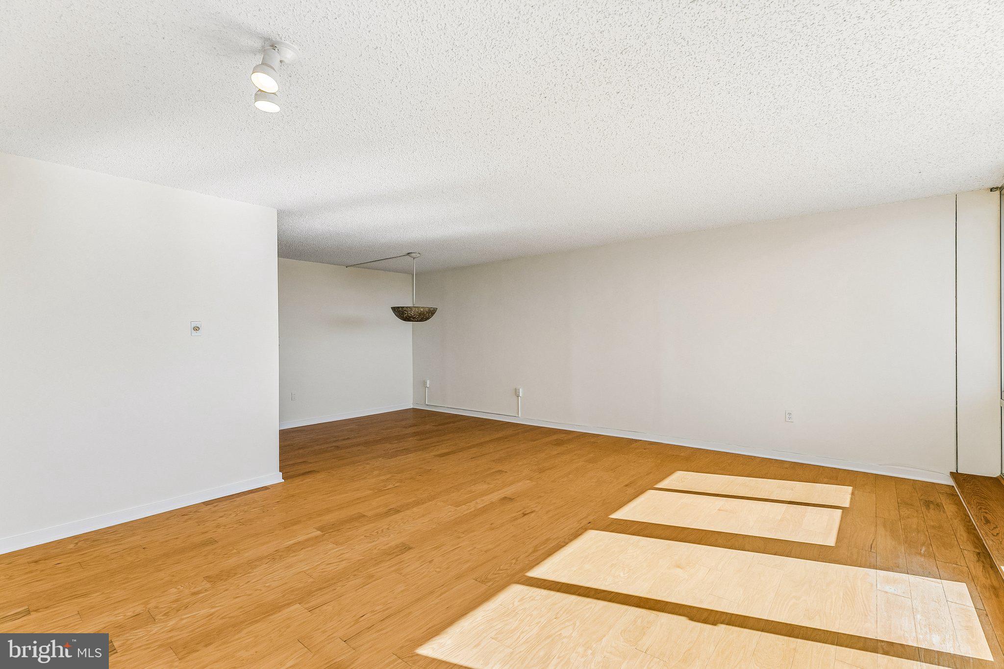 604 S WASHINGTON SQUARE 36 805