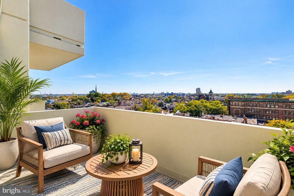 Photo of 604 - 36 S Washington Square #805, PHILADELPHIA, PA 19106 (MLS # PAPH2683458)
