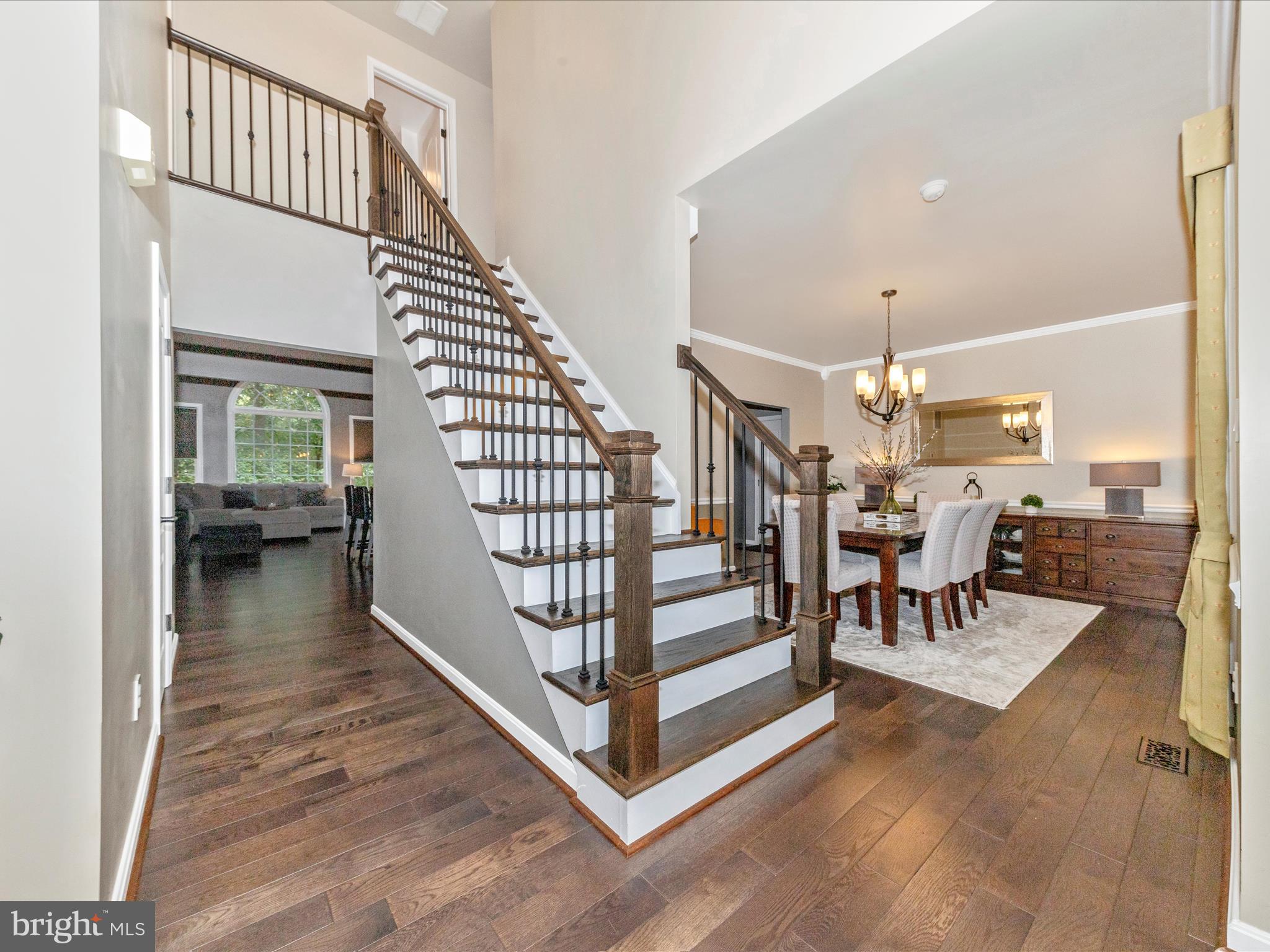 10027 PINE TREE ROAD