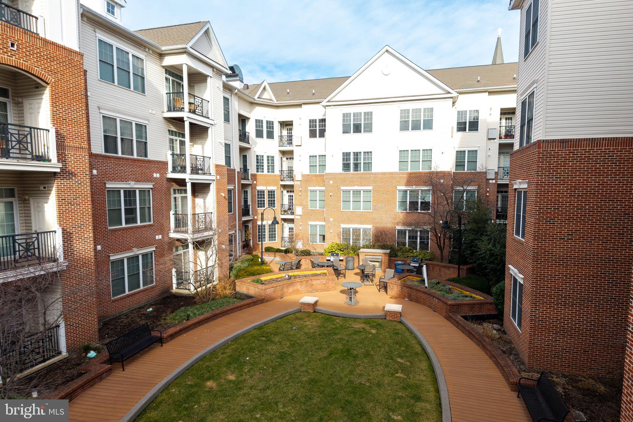 THE GRANDE AT RIVERVIEW - Residential