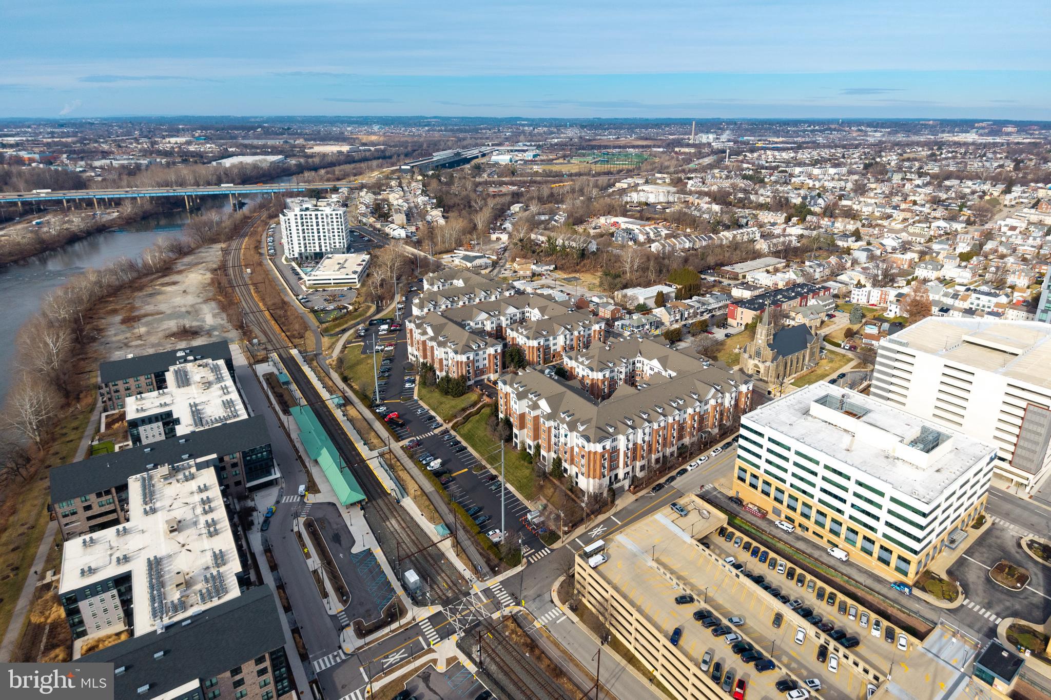 THE GRANDE AT RIVERVIEW - Residential