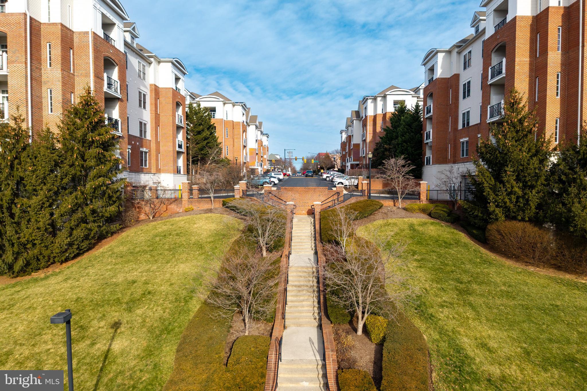 THE GRANDE AT RIVERVIEW - Residential