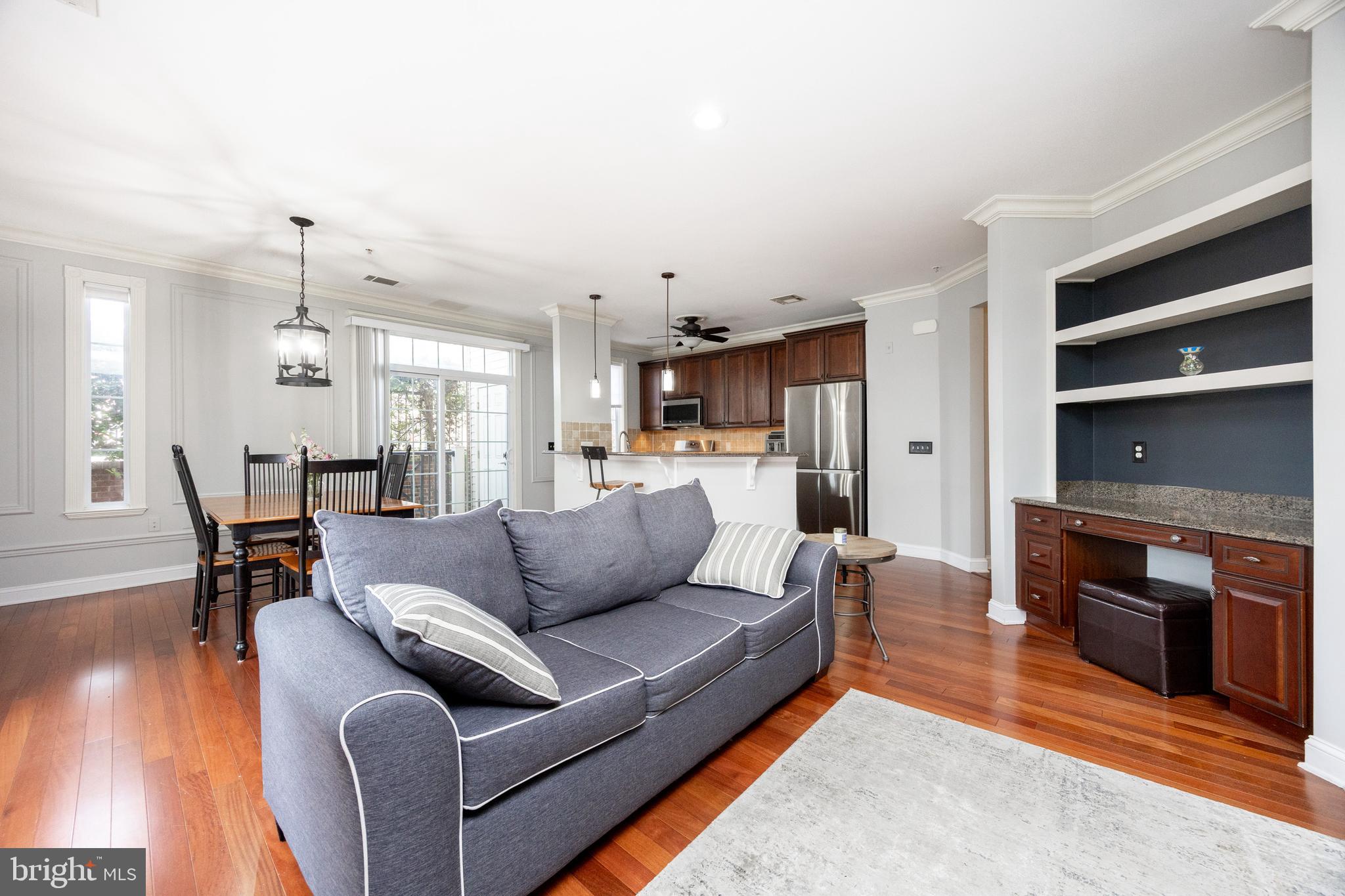 200 W ELM STREET 1102