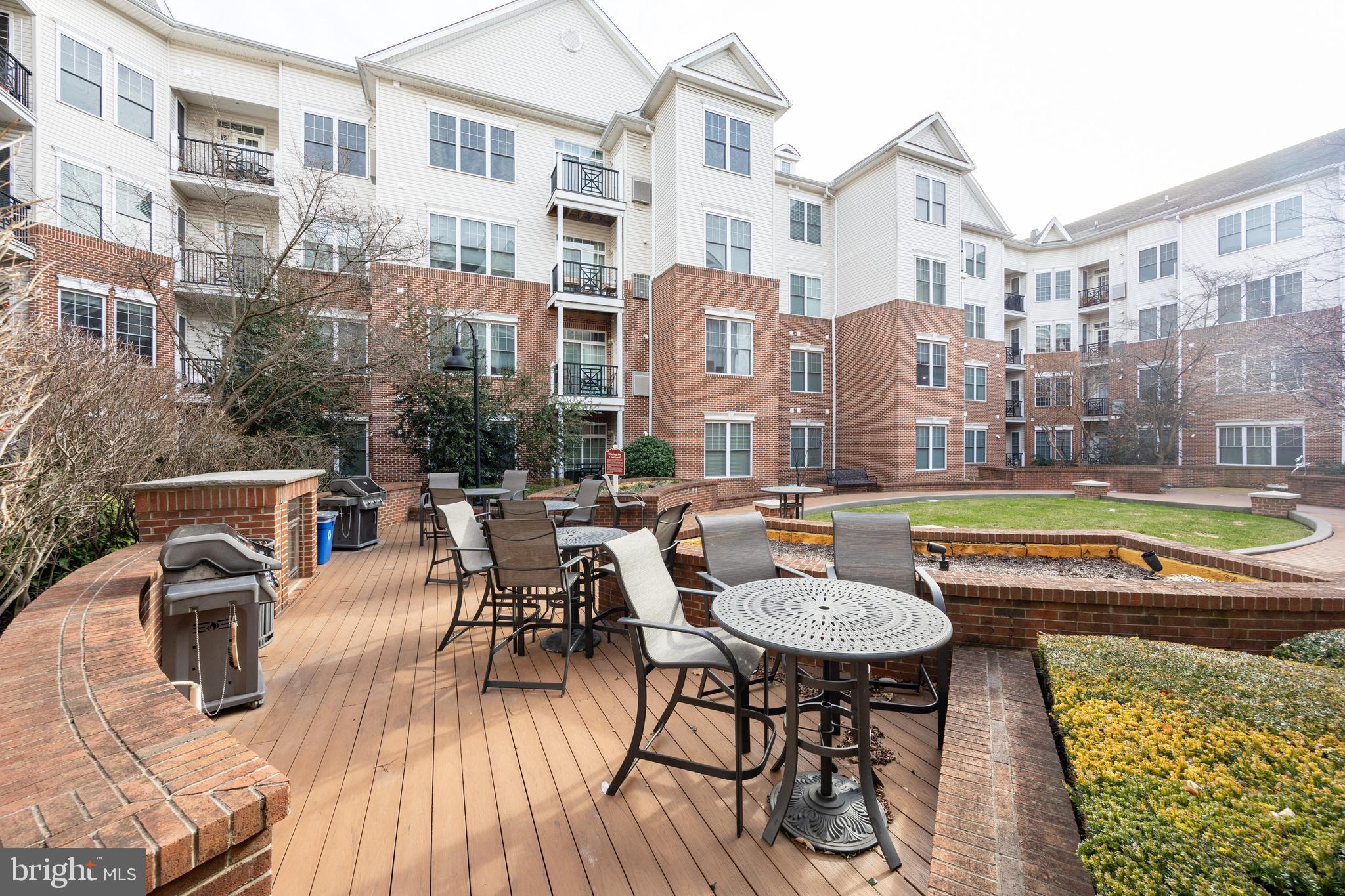 THE GRANDE AT RIVERVIEW - Residential