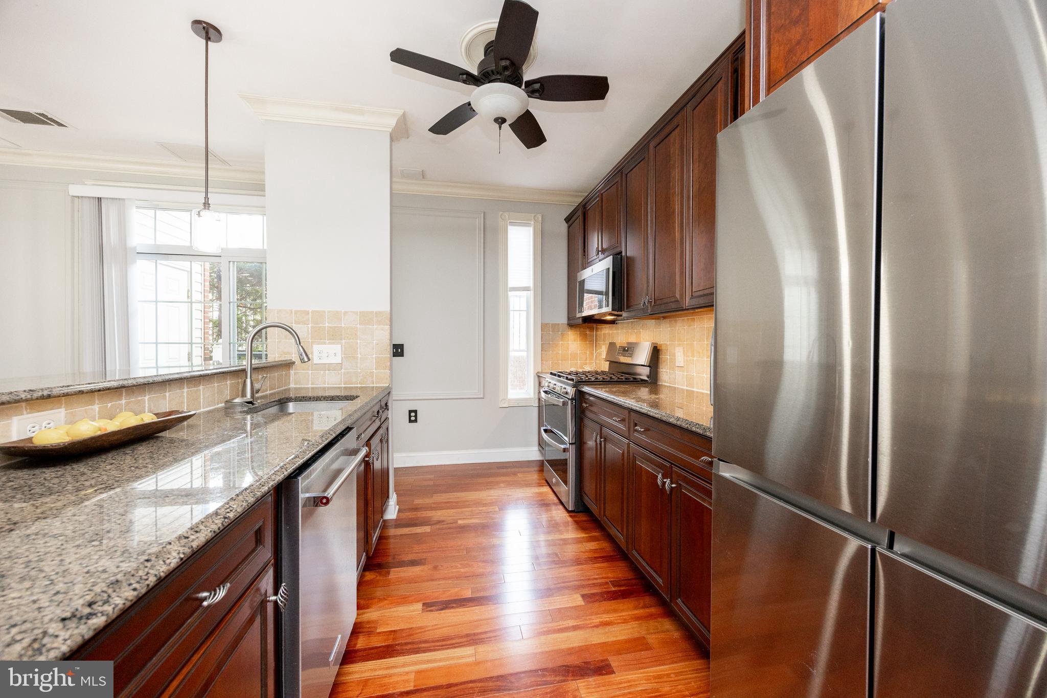 200 W ELM STREET 1102