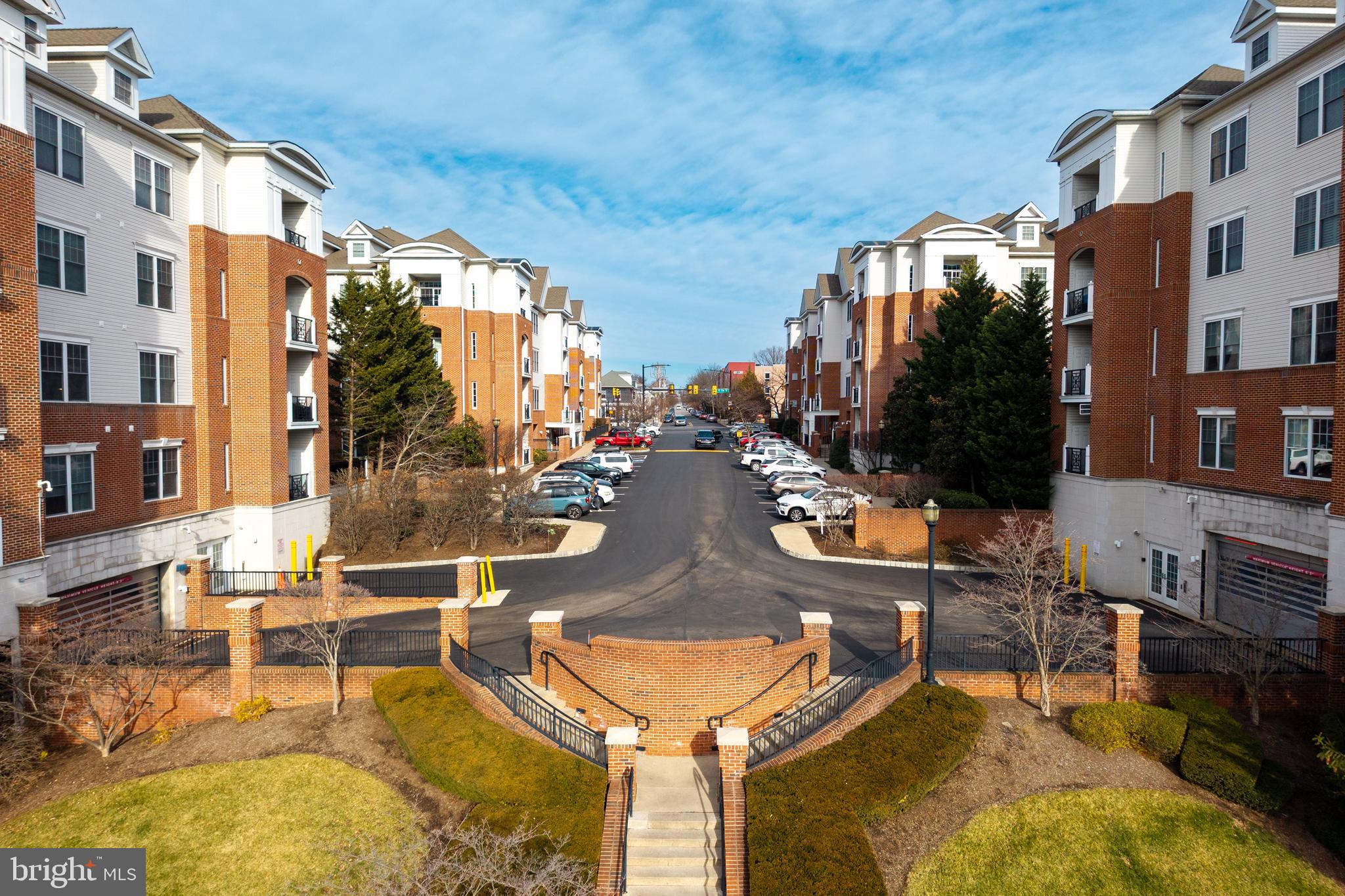 THE GRANDE AT RIVERVIEW - Residential