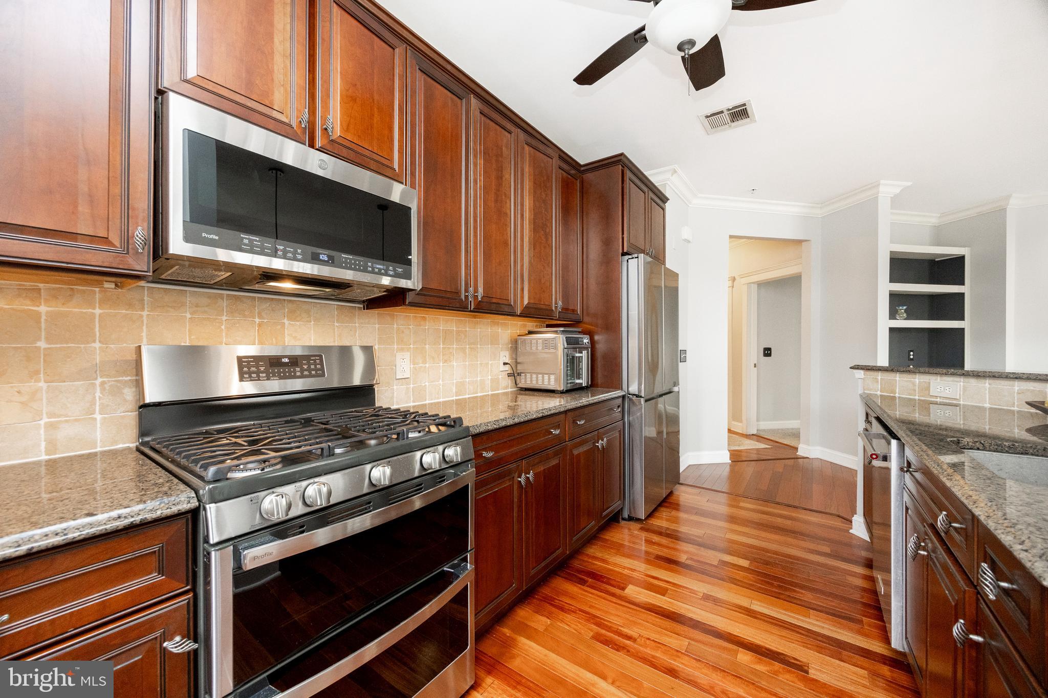 200 W ELM STREET 1102