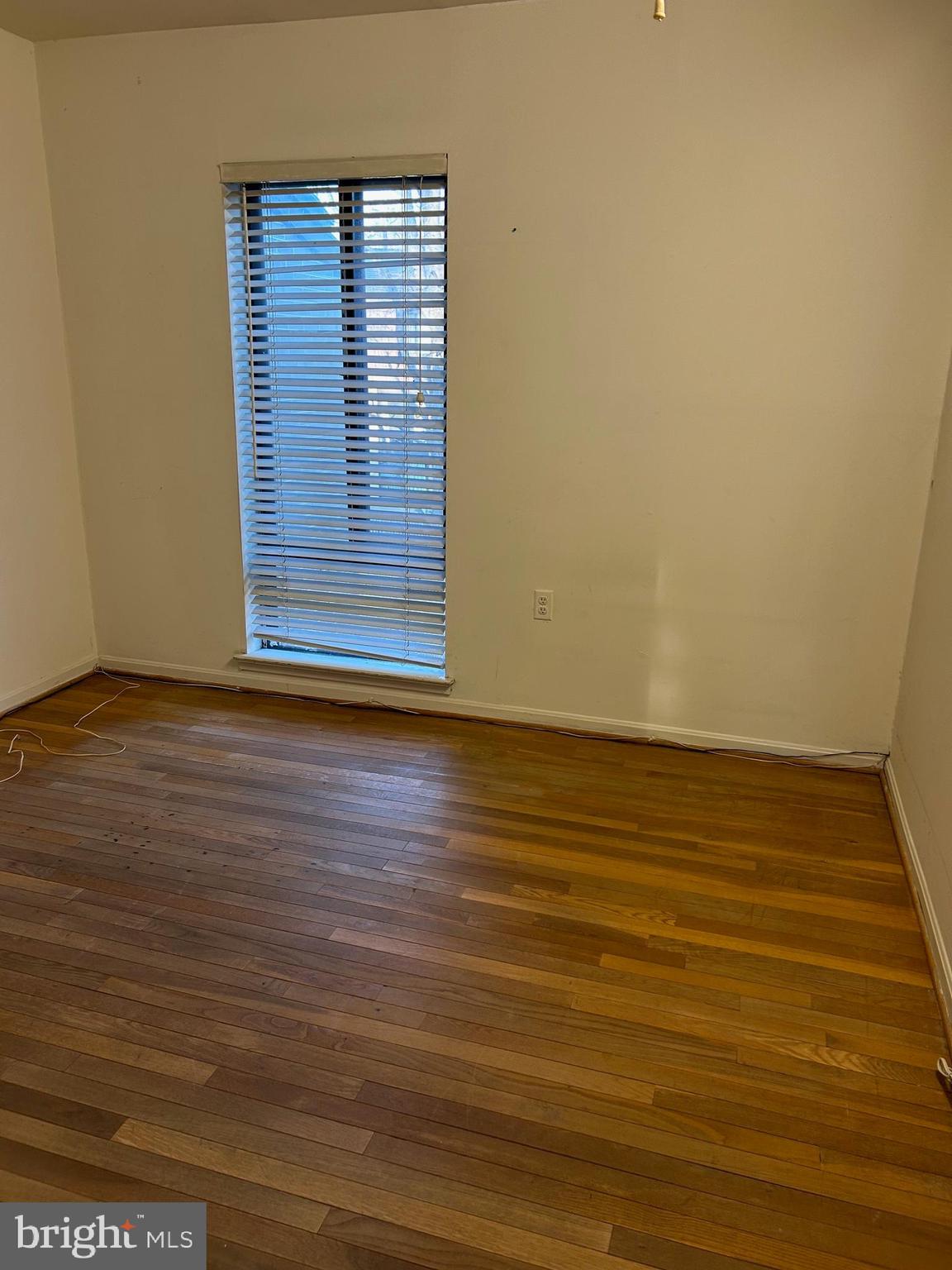 AMERICANA FAIRFAX - Residential