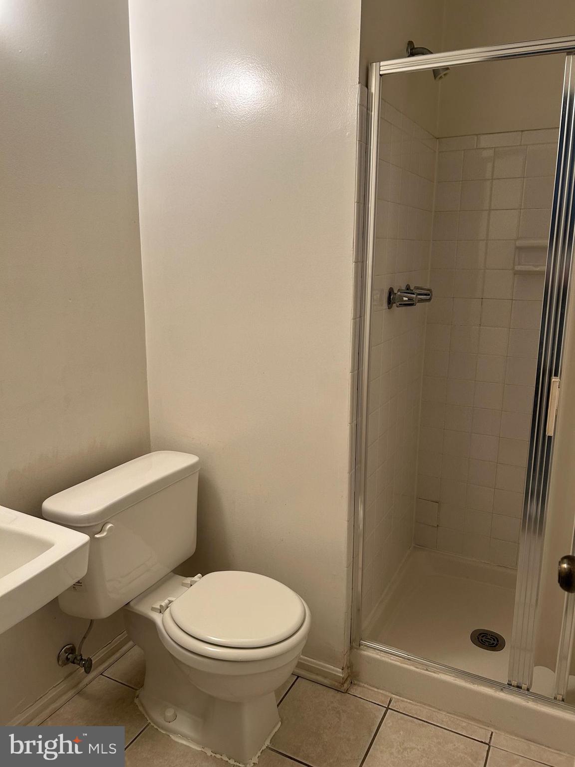 AMERICANA FAIRFAX - Residential