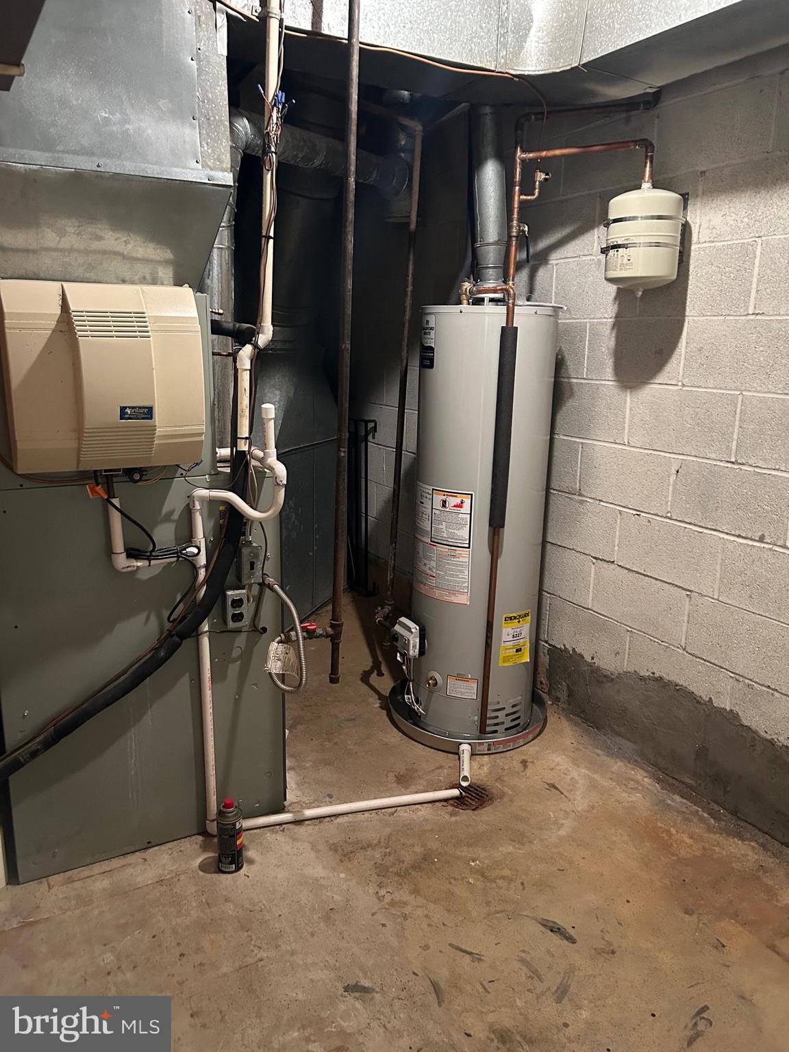 AMERICANA FAIRFAX - Residential