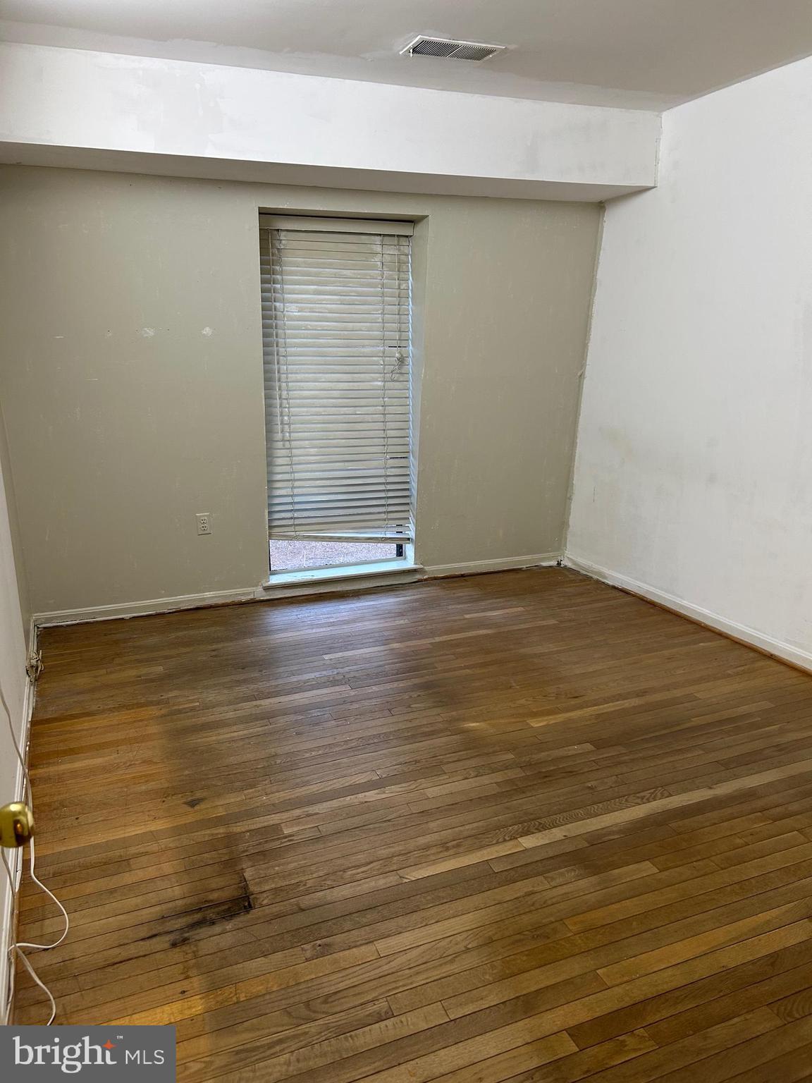 AMERICANA FAIRFAX - Residential