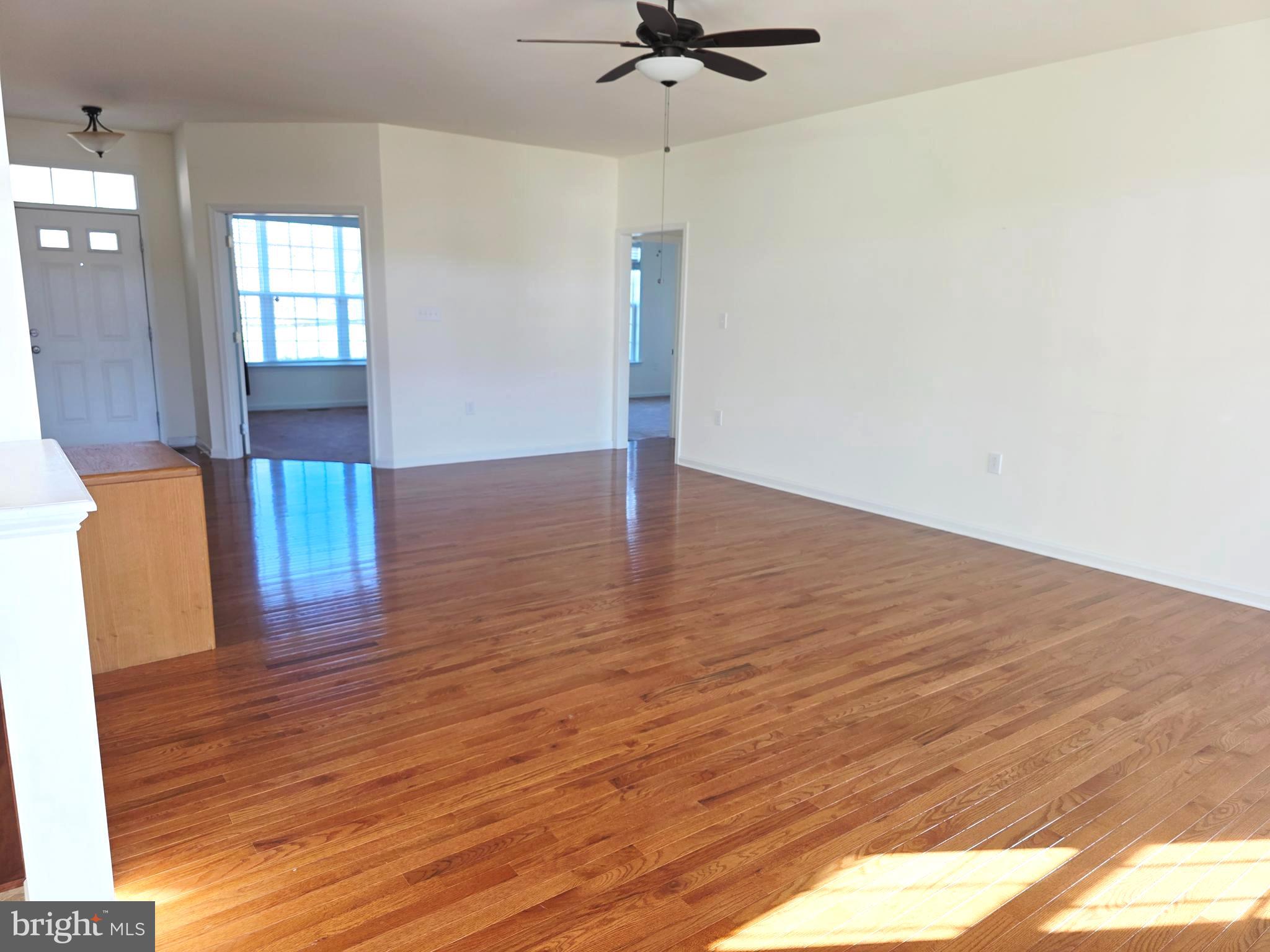 APPLE KNOLLS ESTATES - Residential