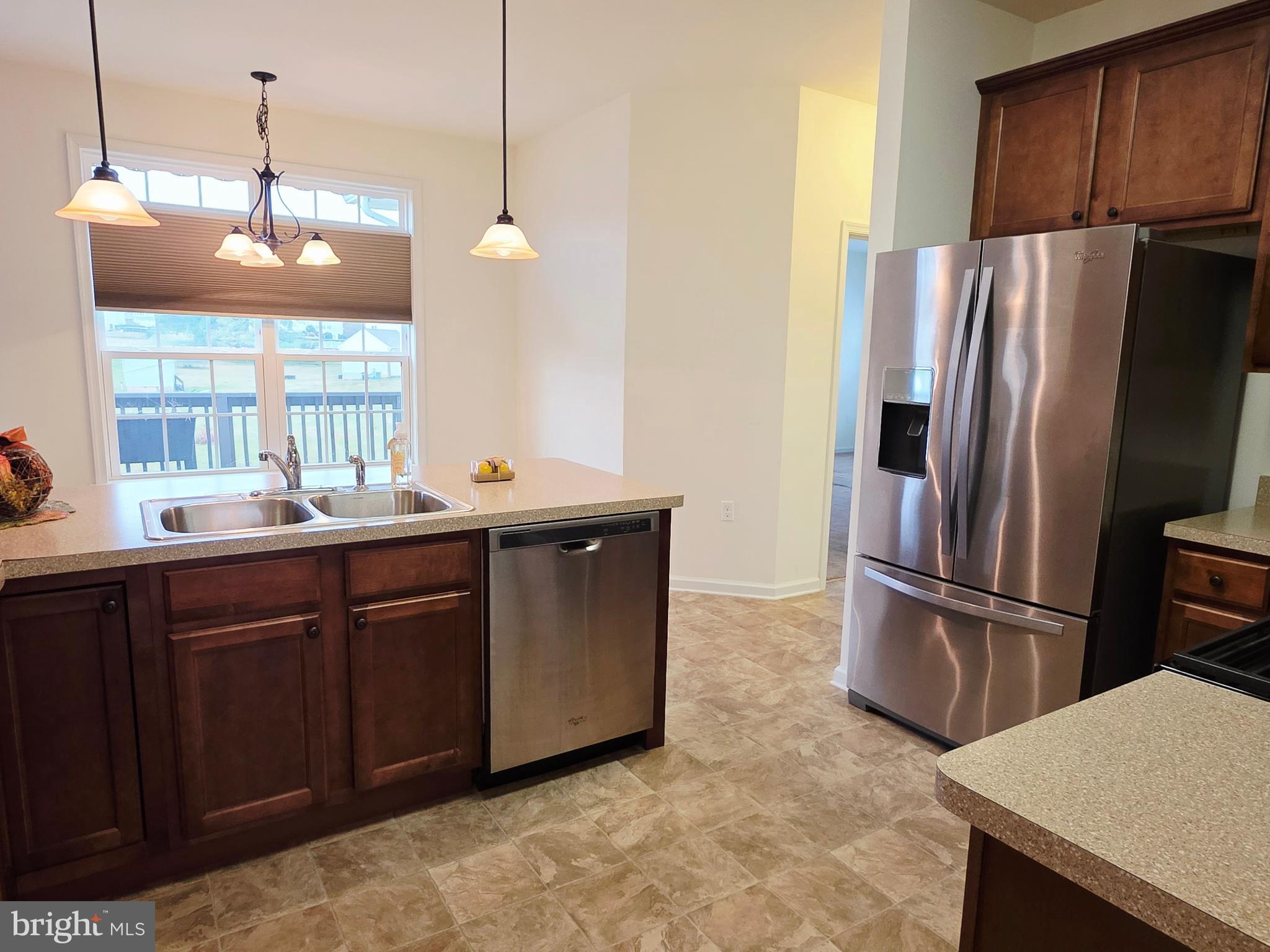 APPLE KNOLLS ESTATES - Residential