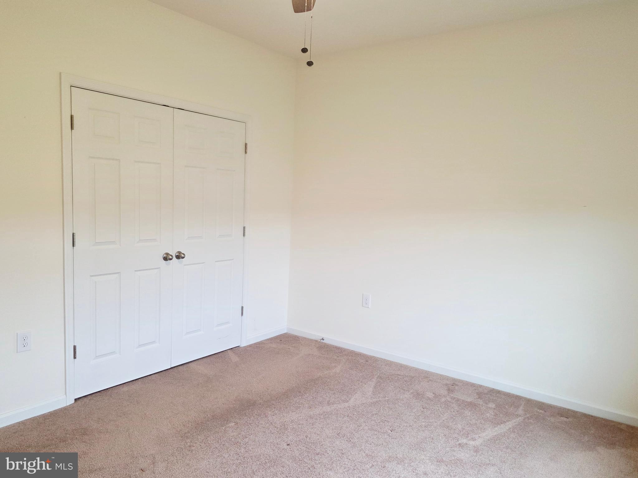 APPLE KNOLLS ESTATES - Residential