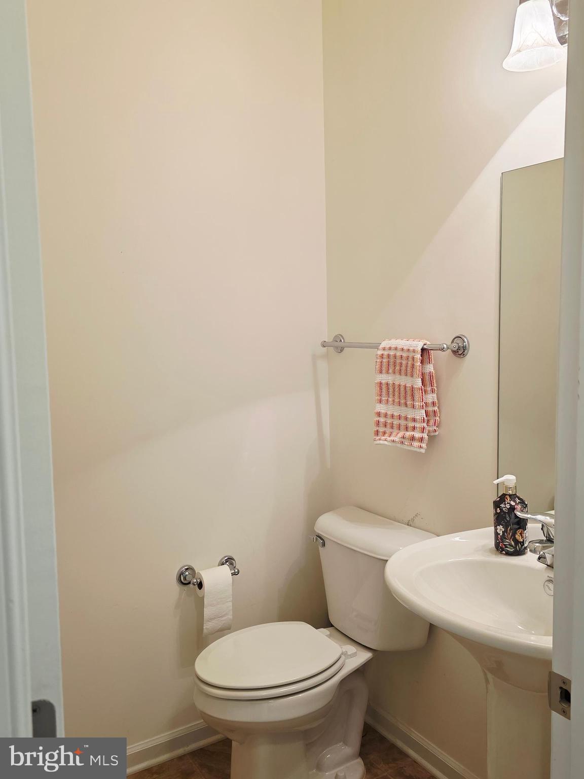 APPLE KNOLLS ESTATES - Residential