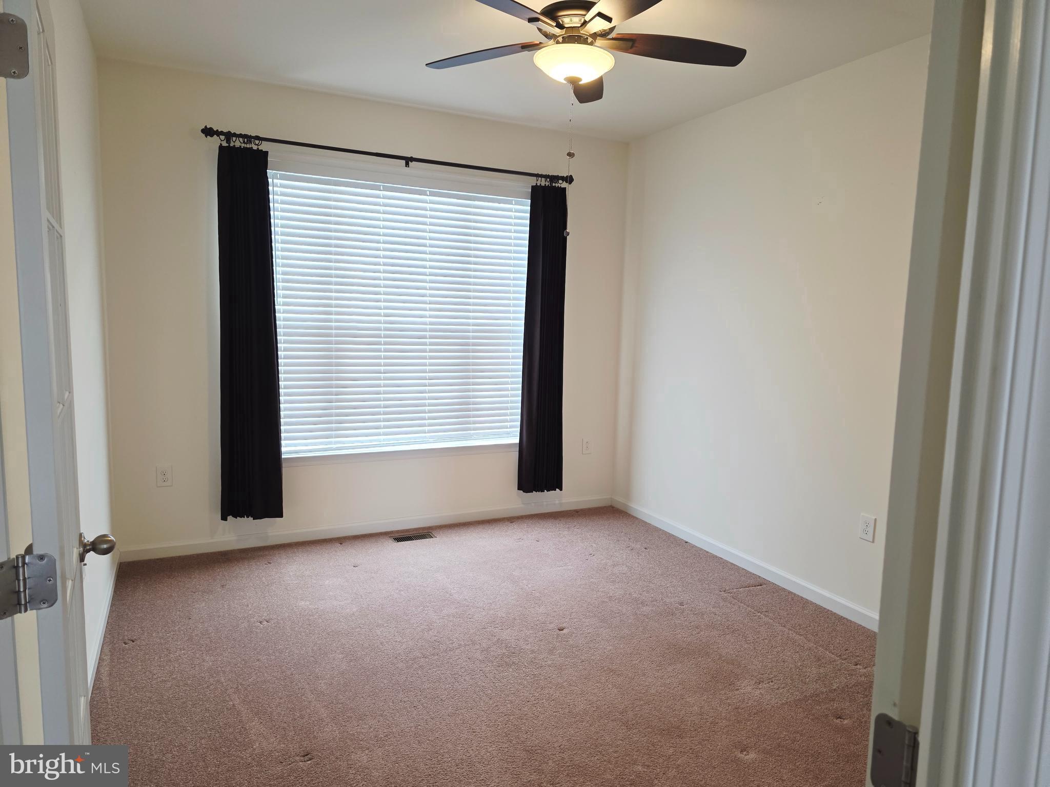 APPLE KNOLLS ESTATES - Residential