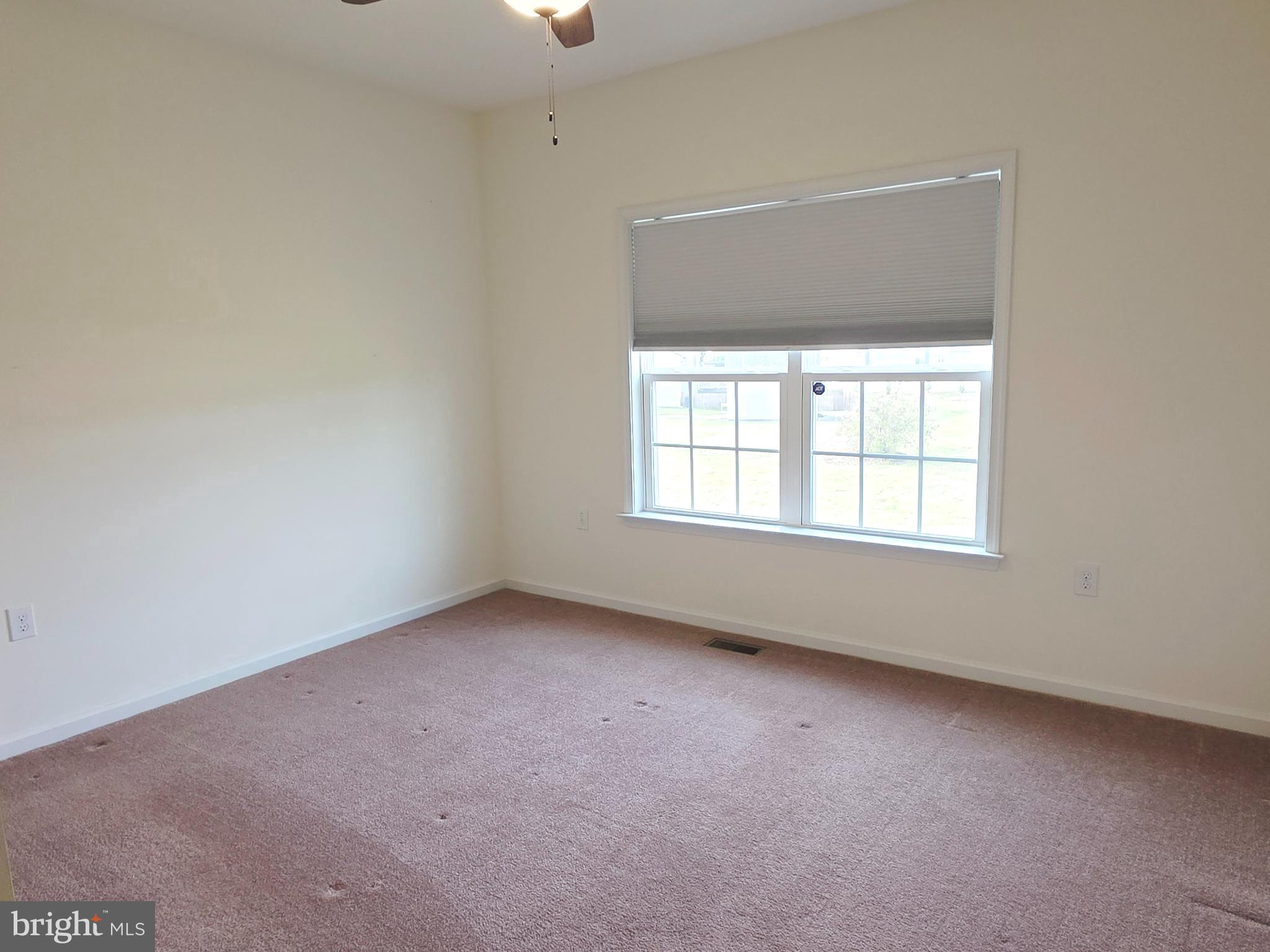 APPLE KNOLLS ESTATES - Residential