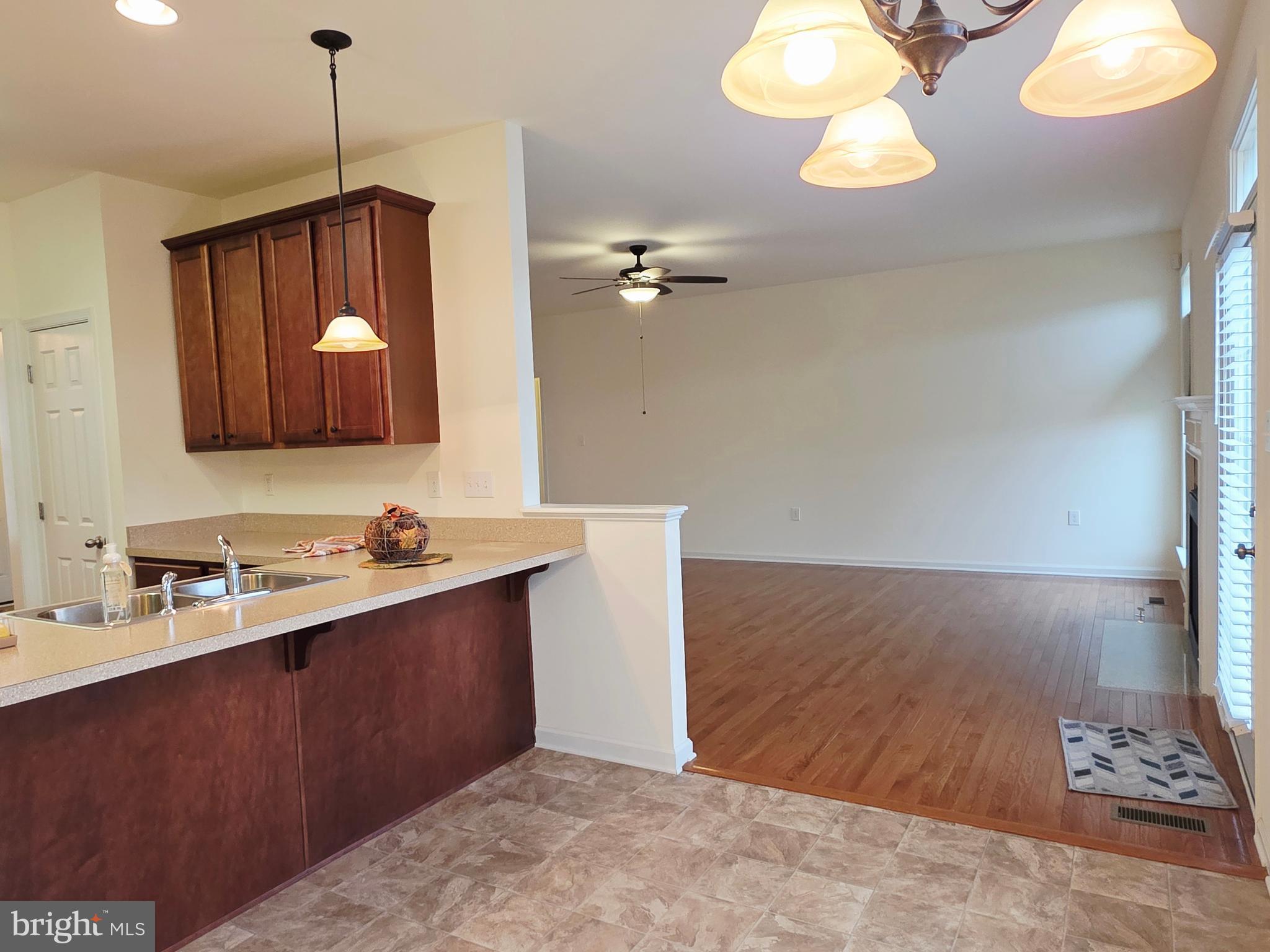 APPLE KNOLLS ESTATES - Residential