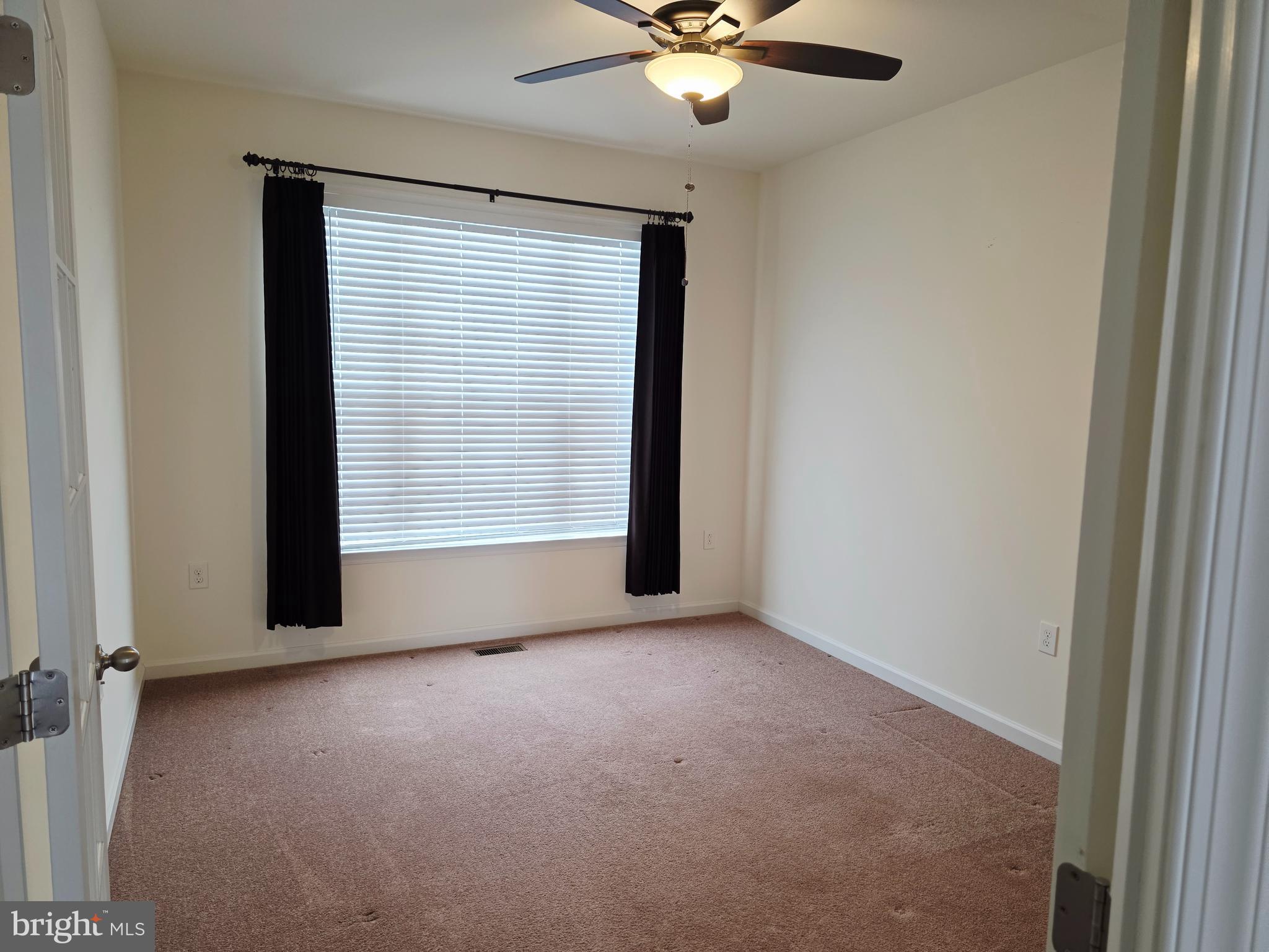 APPLE KNOLLS ESTATES - Residential