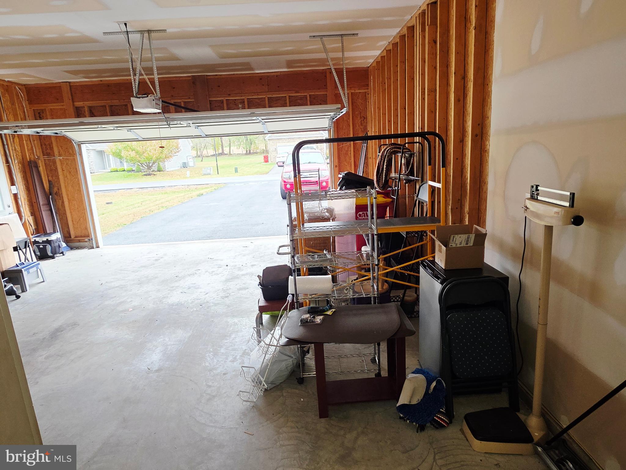 APPLE KNOLLS ESTATES - Residential