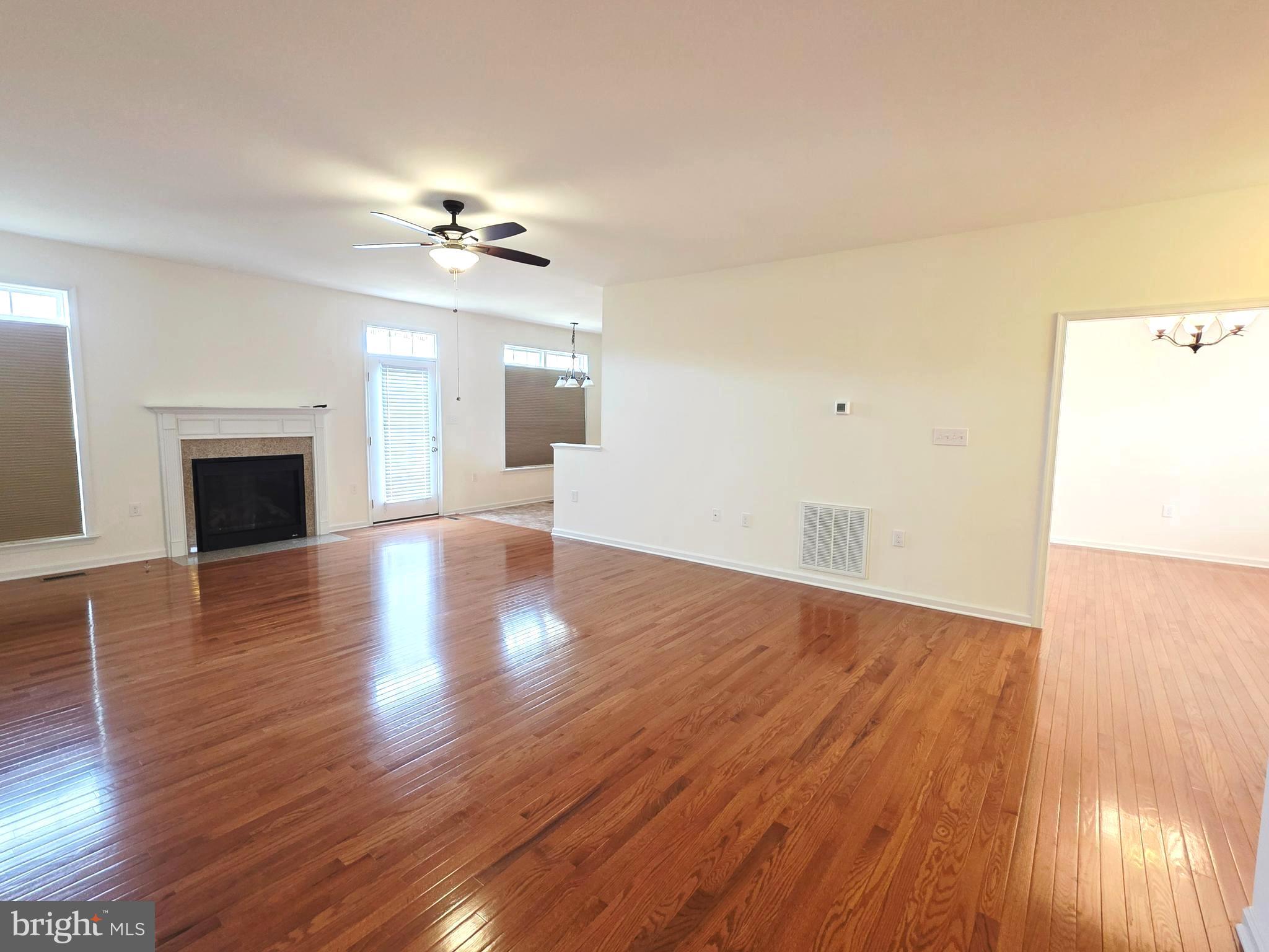 APPLE KNOLLS ESTATES - Residential