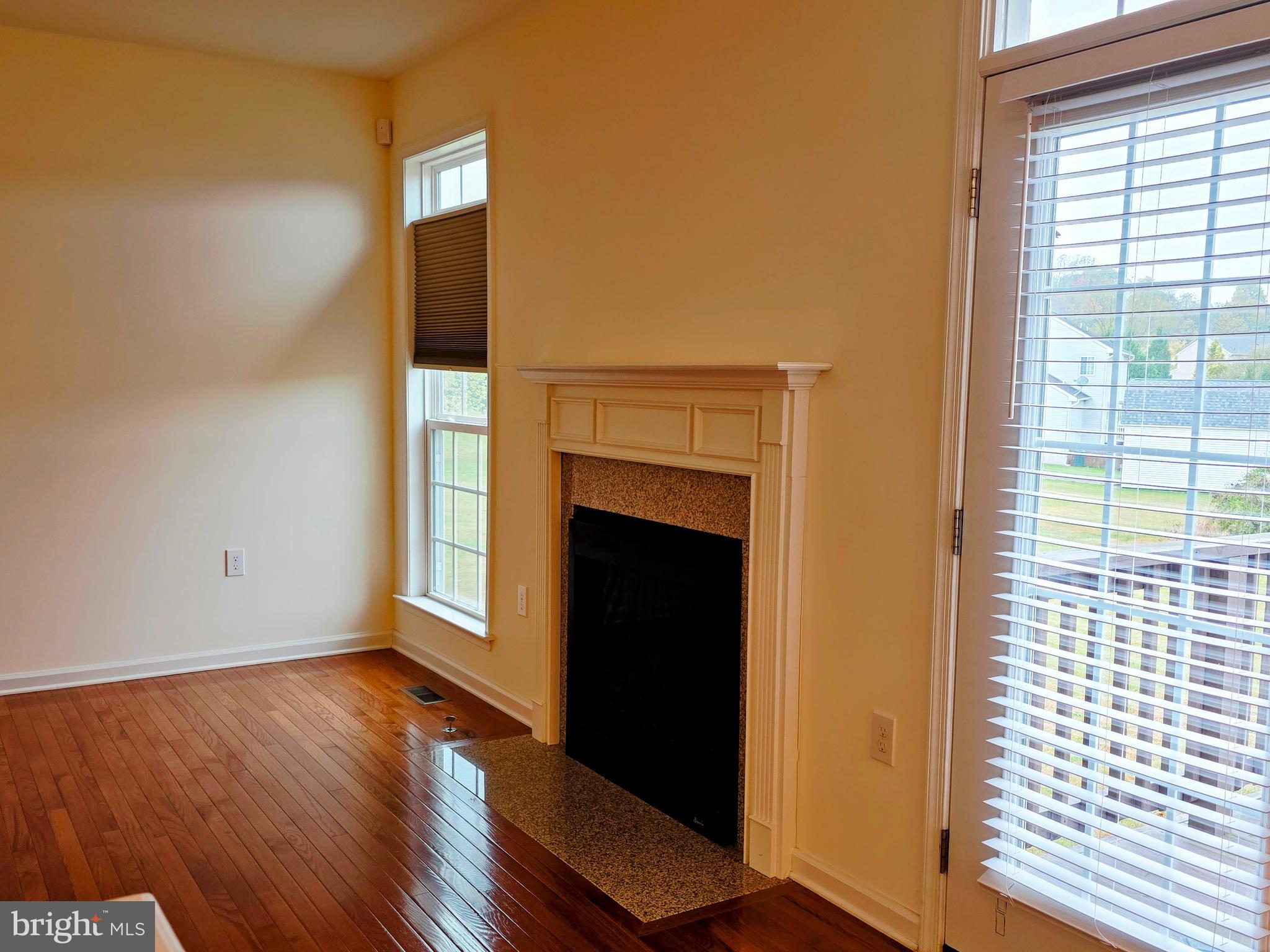 APPLE KNOLLS ESTATES - Residential