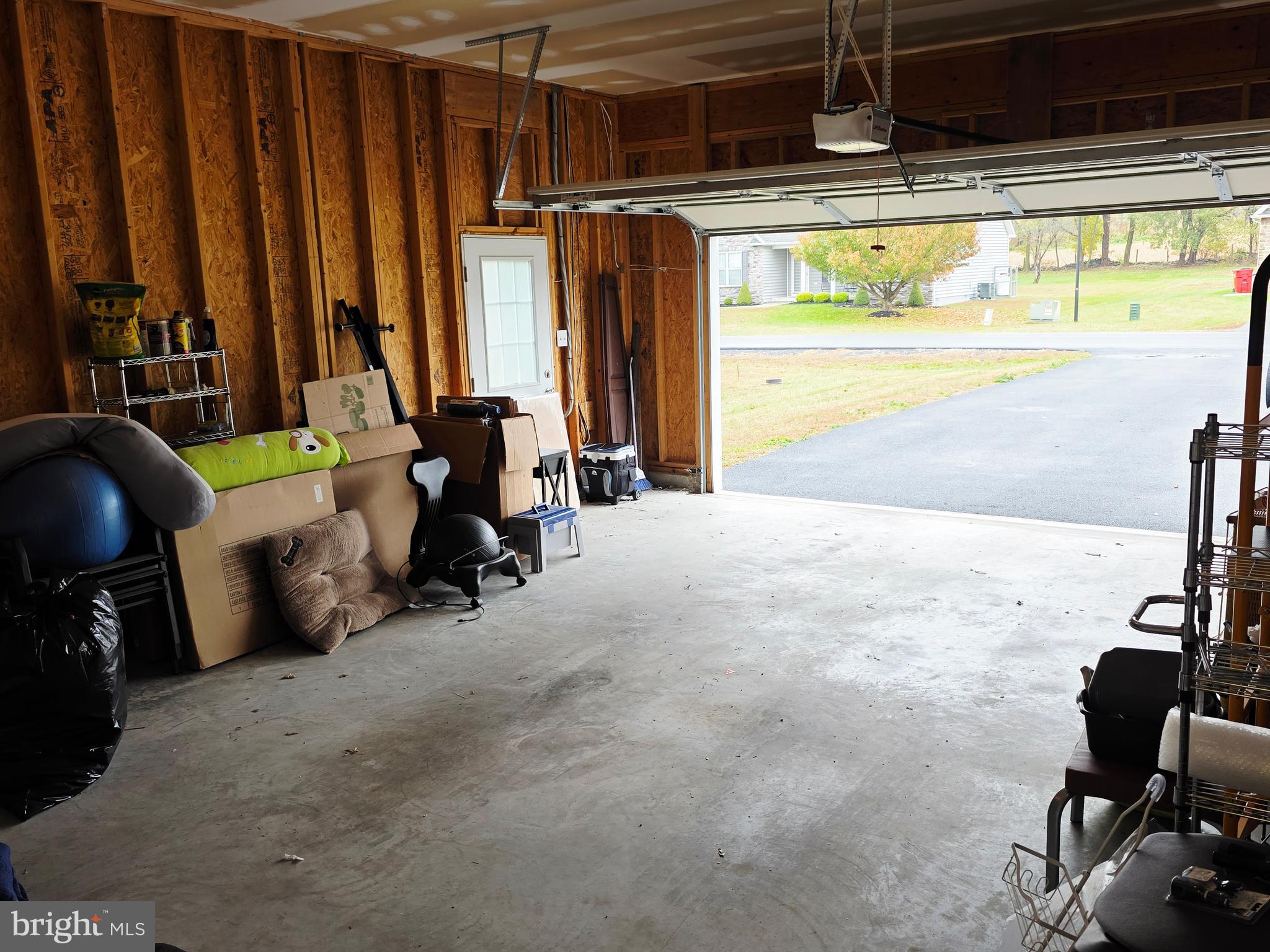 APPLE KNOLLS ESTATES - Residential