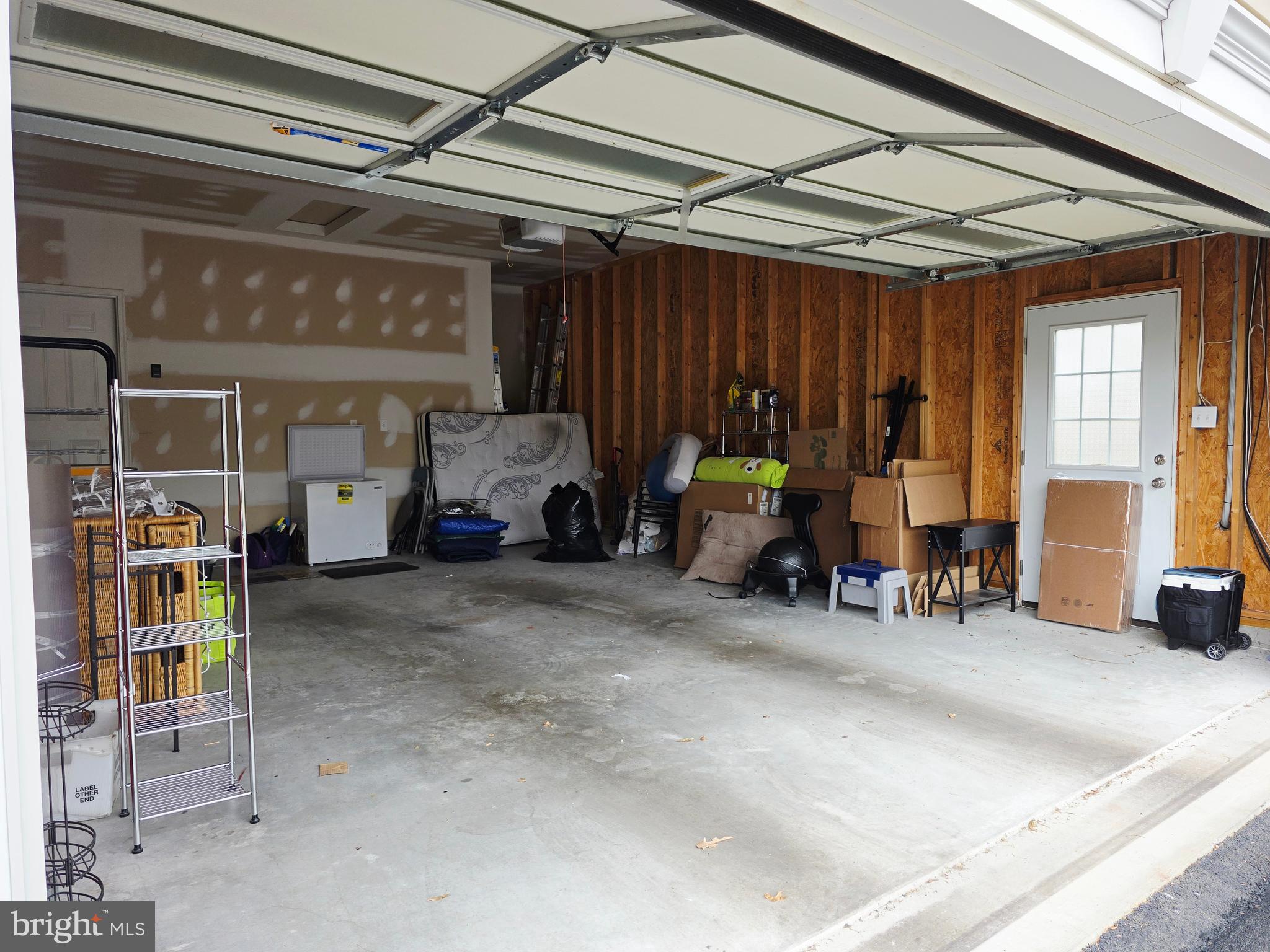 APPLE KNOLLS ESTATES - Residential