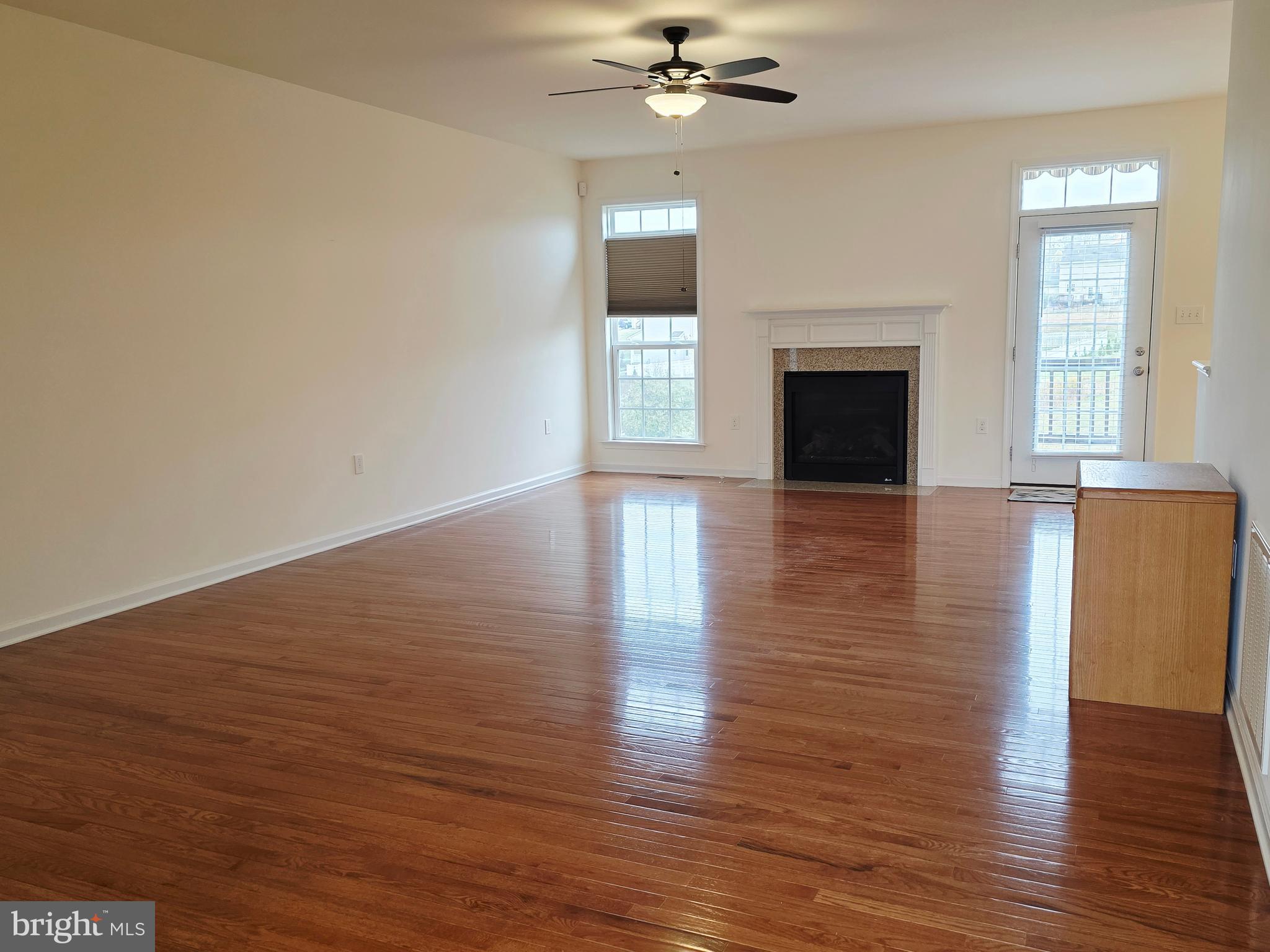 APPLE KNOLLS ESTATES - Residential