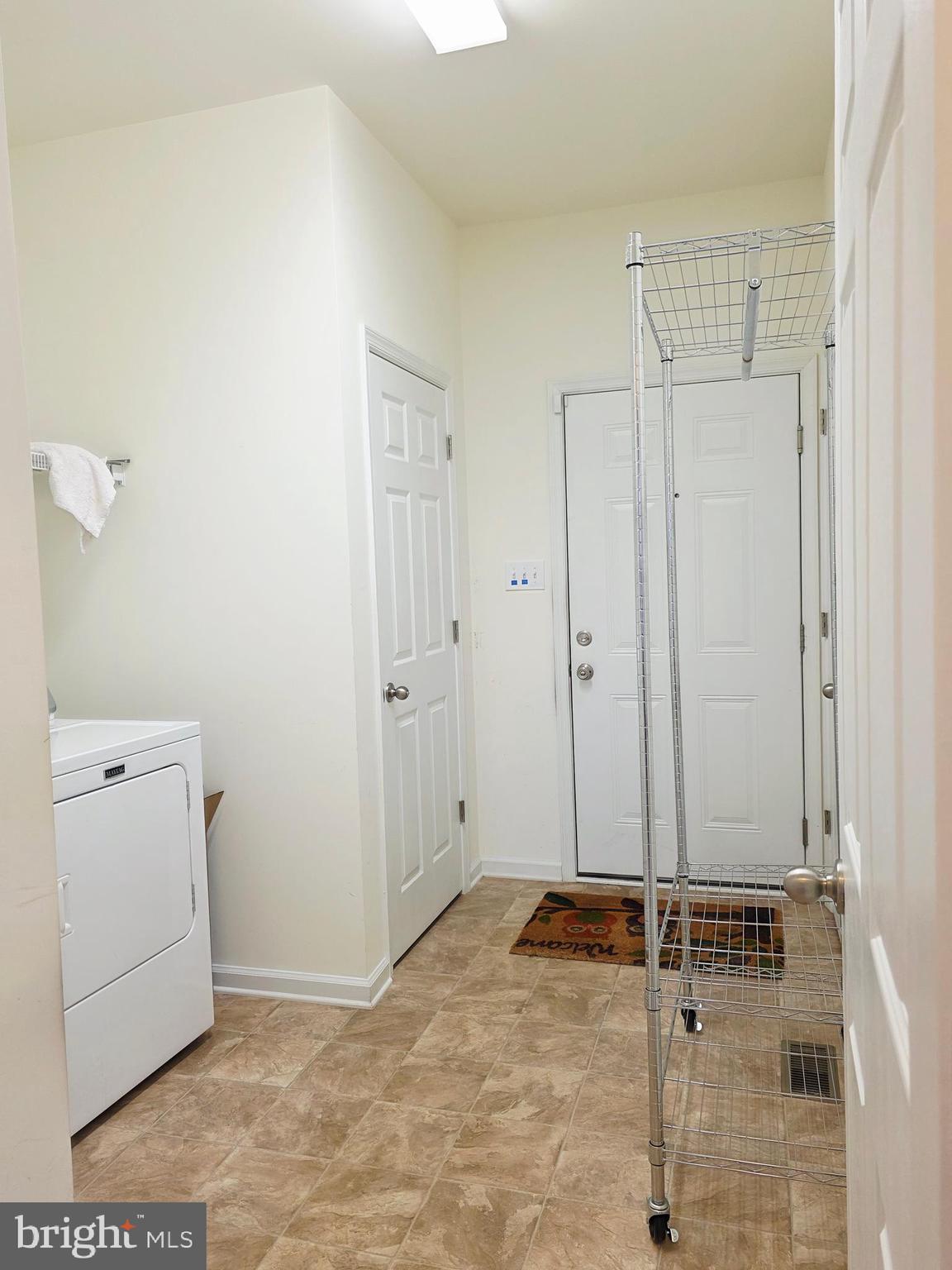 APPLE KNOLLS ESTATES - Residential