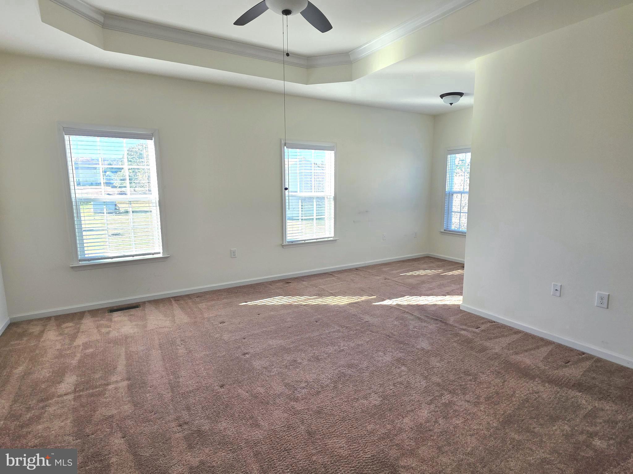 APPLE KNOLLS ESTATES - Residential