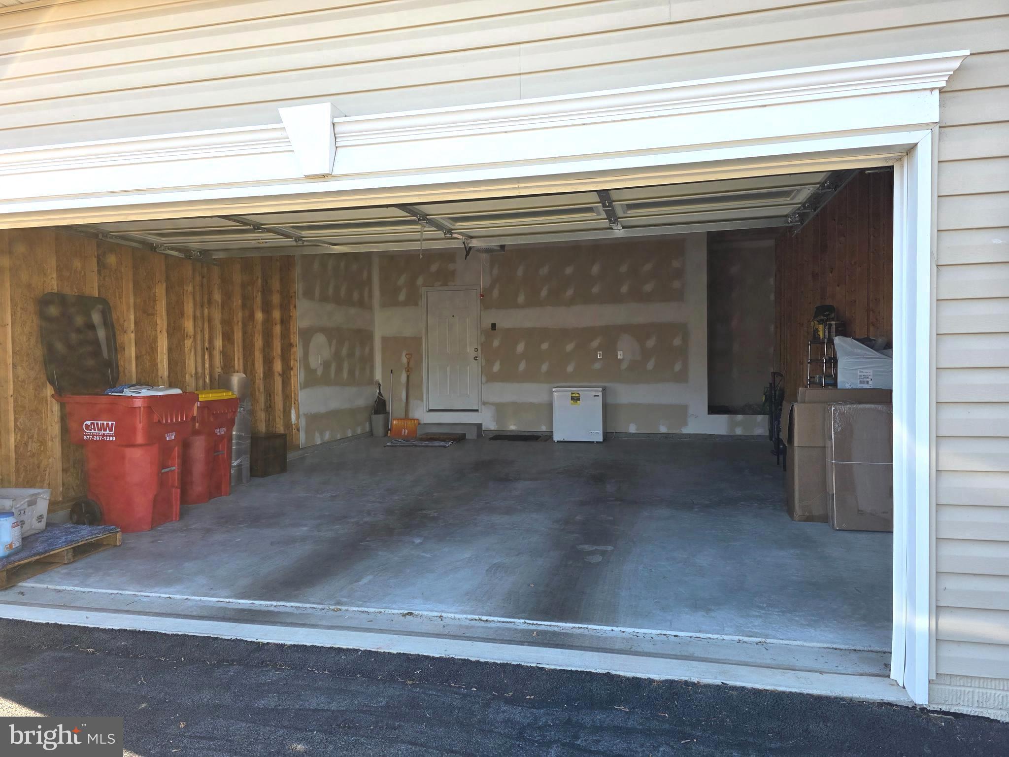 APPLE KNOLLS ESTATES - Residential