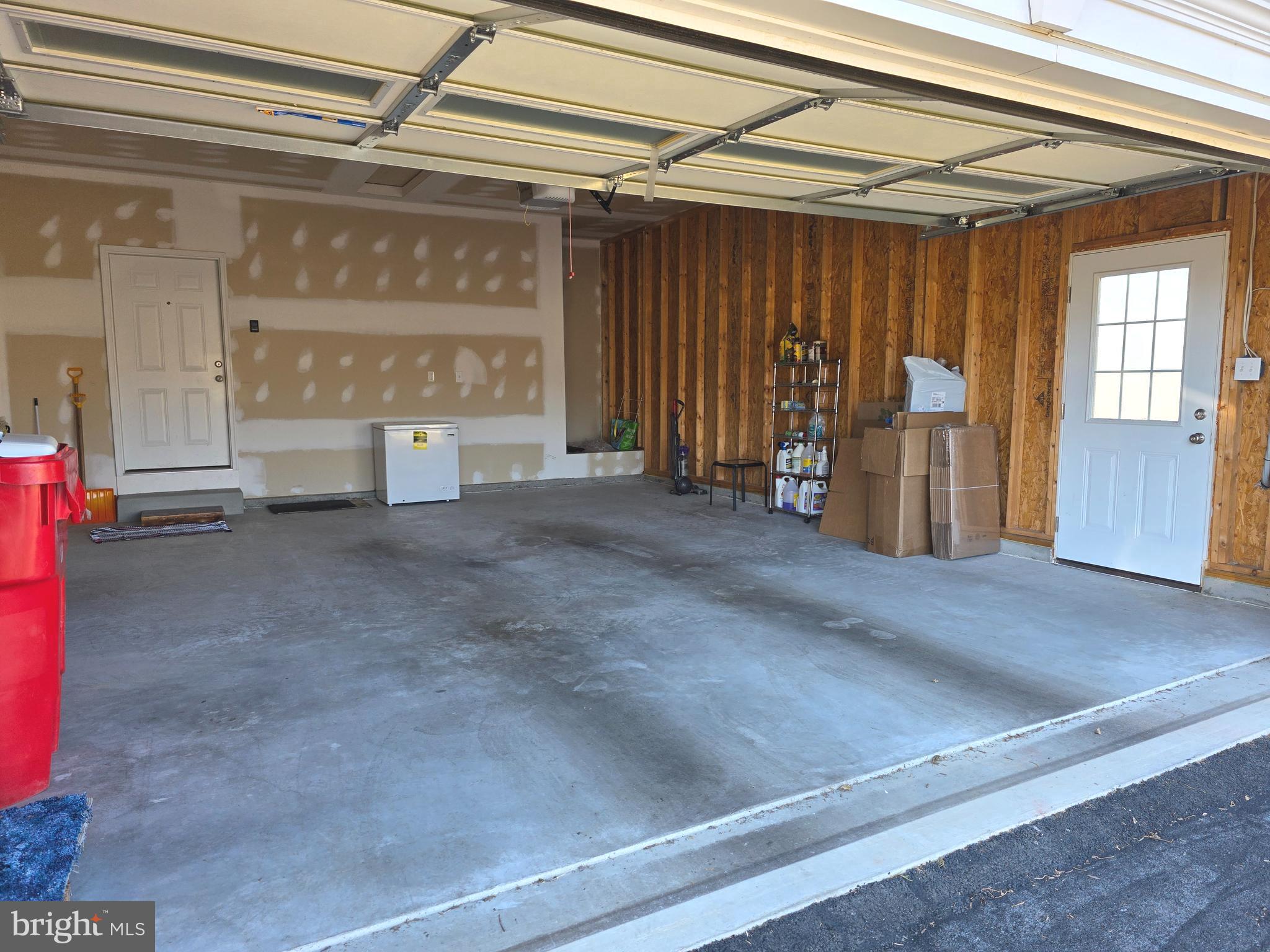 APPLE KNOLLS ESTATES - Residential