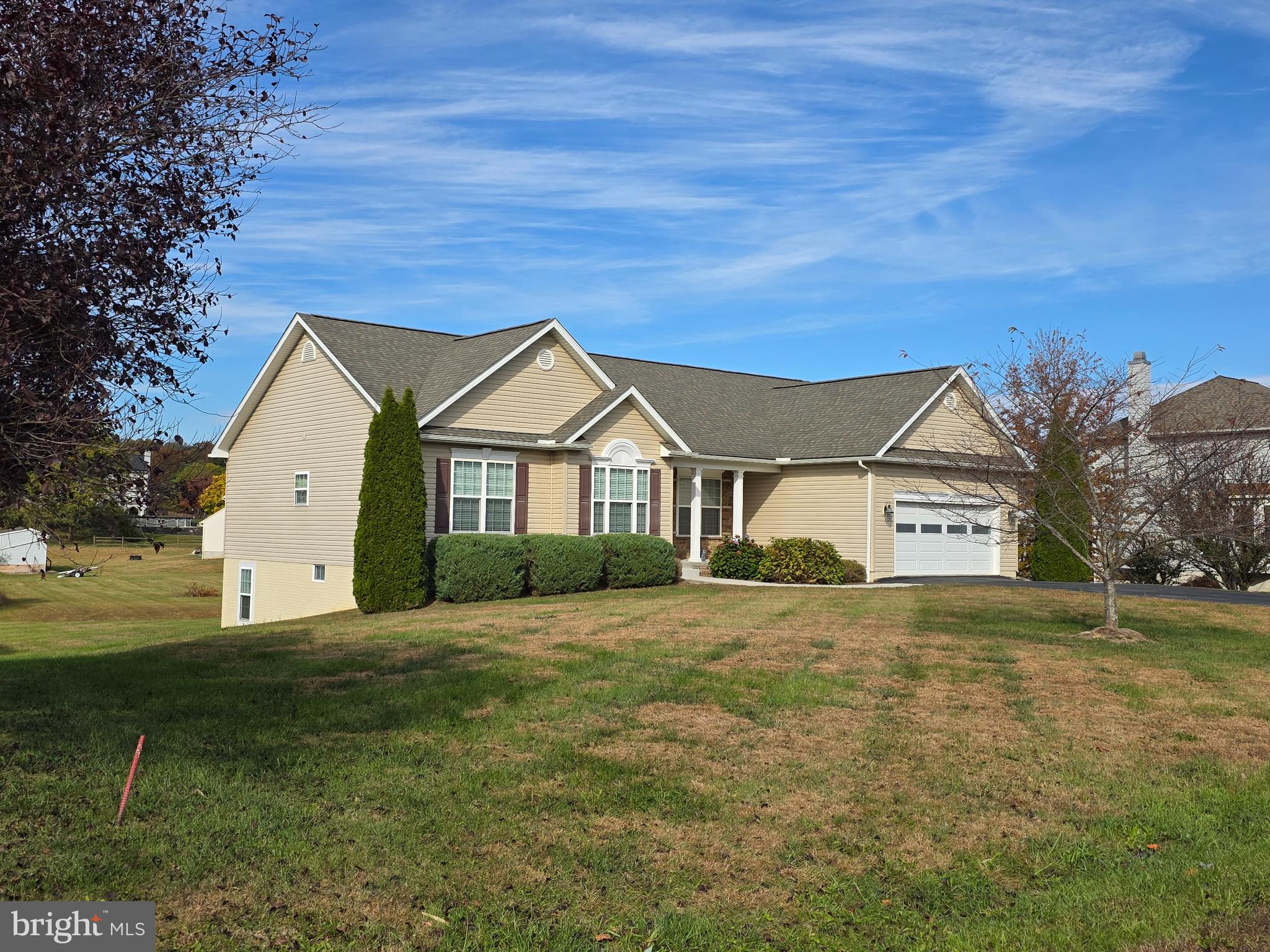 APPLE KNOLLS ESTATES - Residential