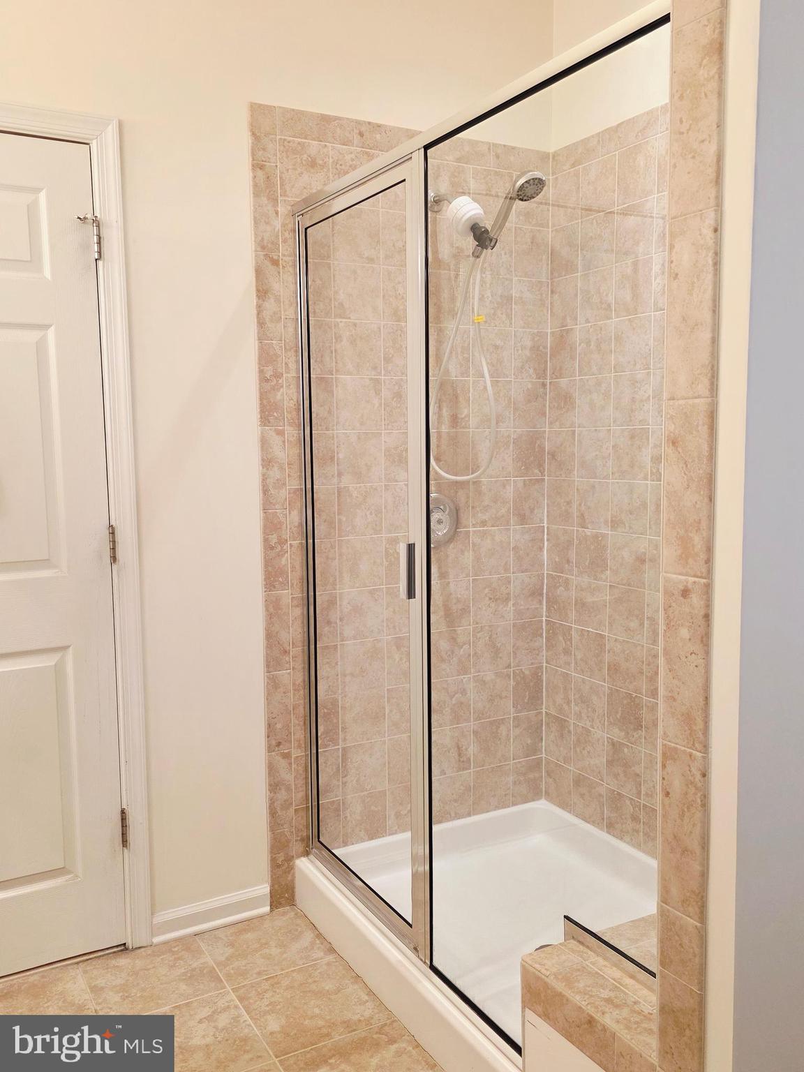 APPLE KNOLLS ESTATES - Residential