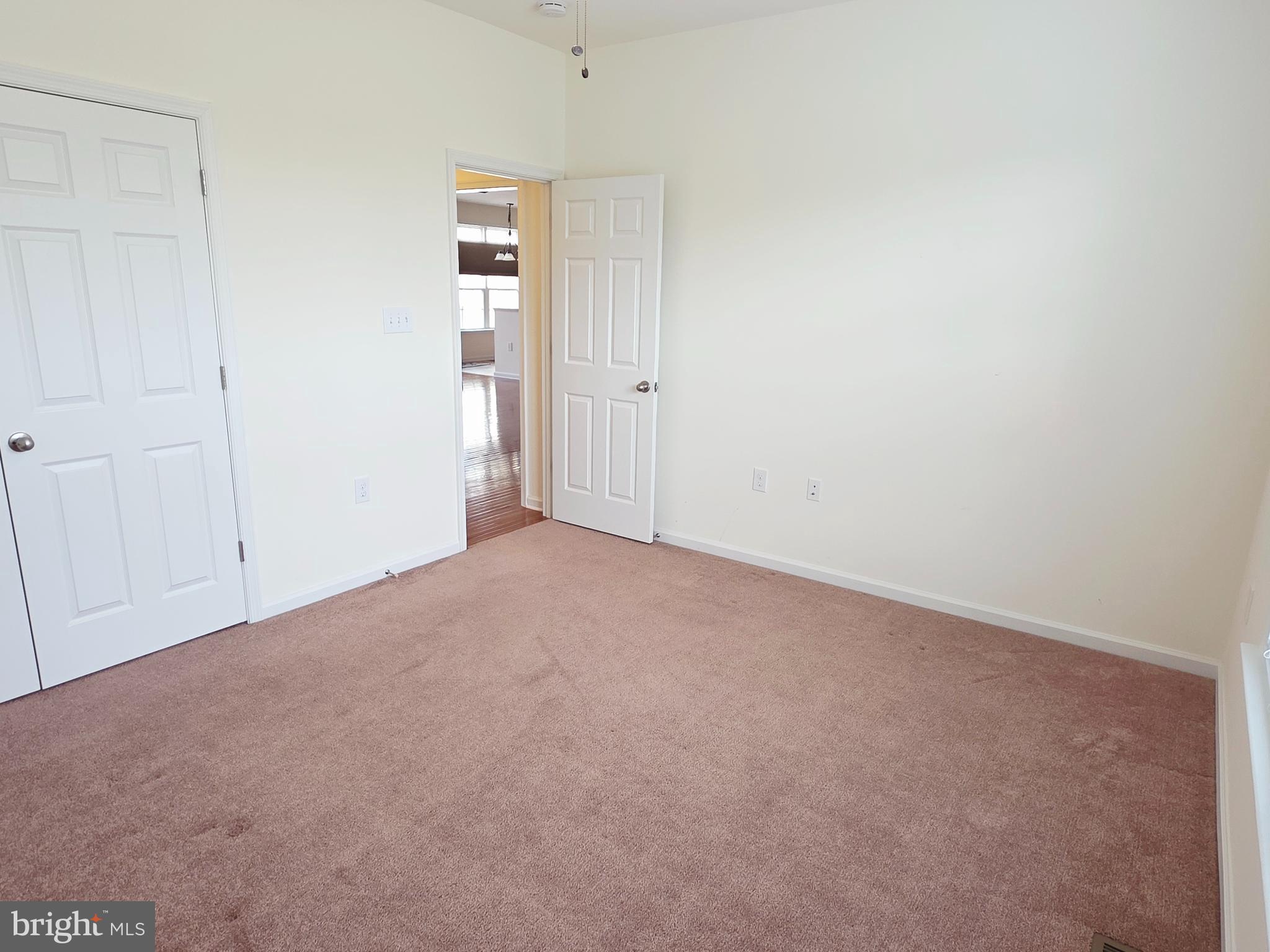 APPLE KNOLLS ESTATES - Residential