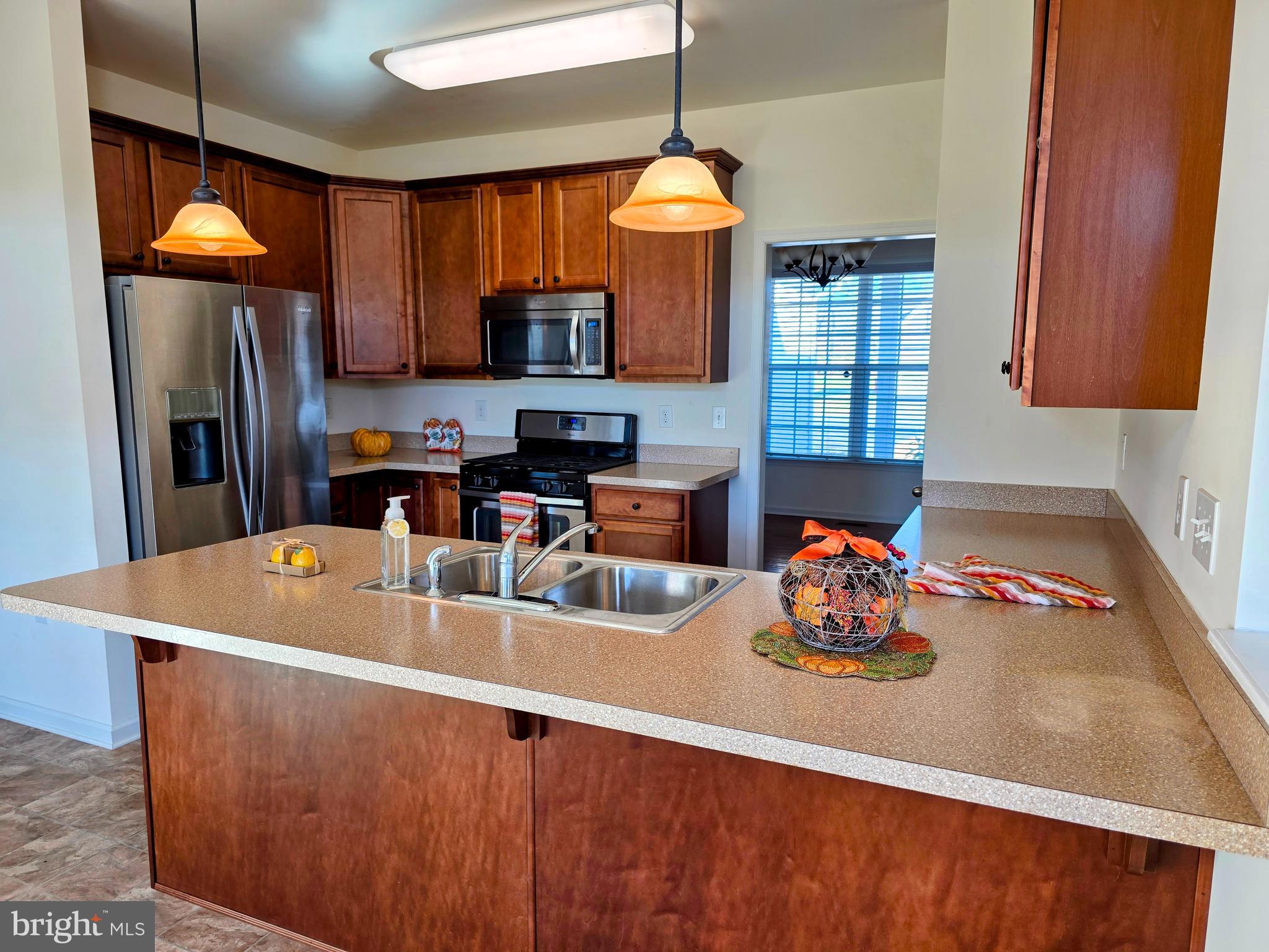 APPLE KNOLLS ESTATES - Residential