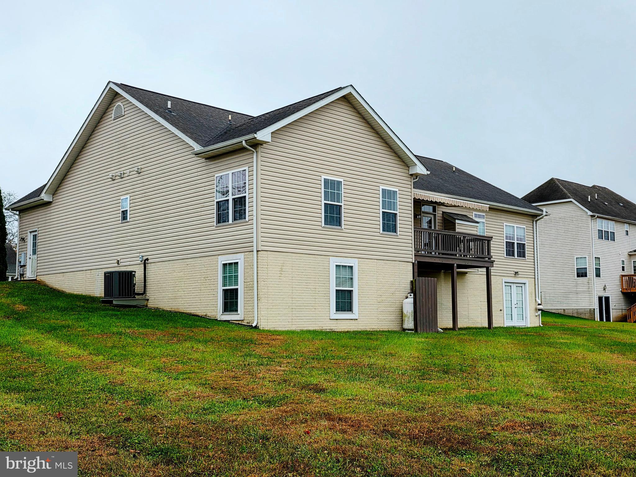 APPLE KNOLLS ESTATES - Residential