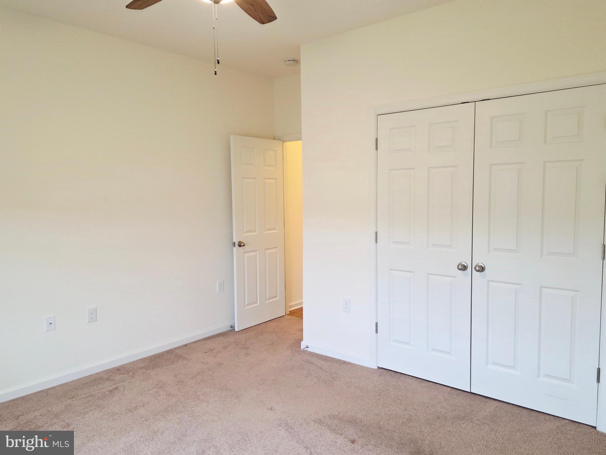 APPLE KNOLLS ESTATES - Residential