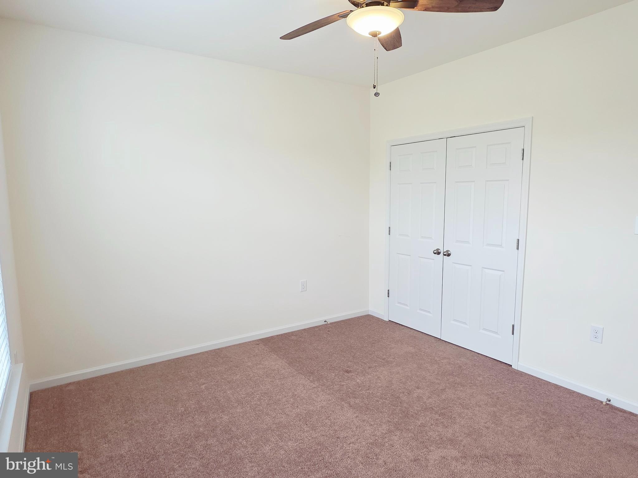 APPLE KNOLLS ESTATES - Residential